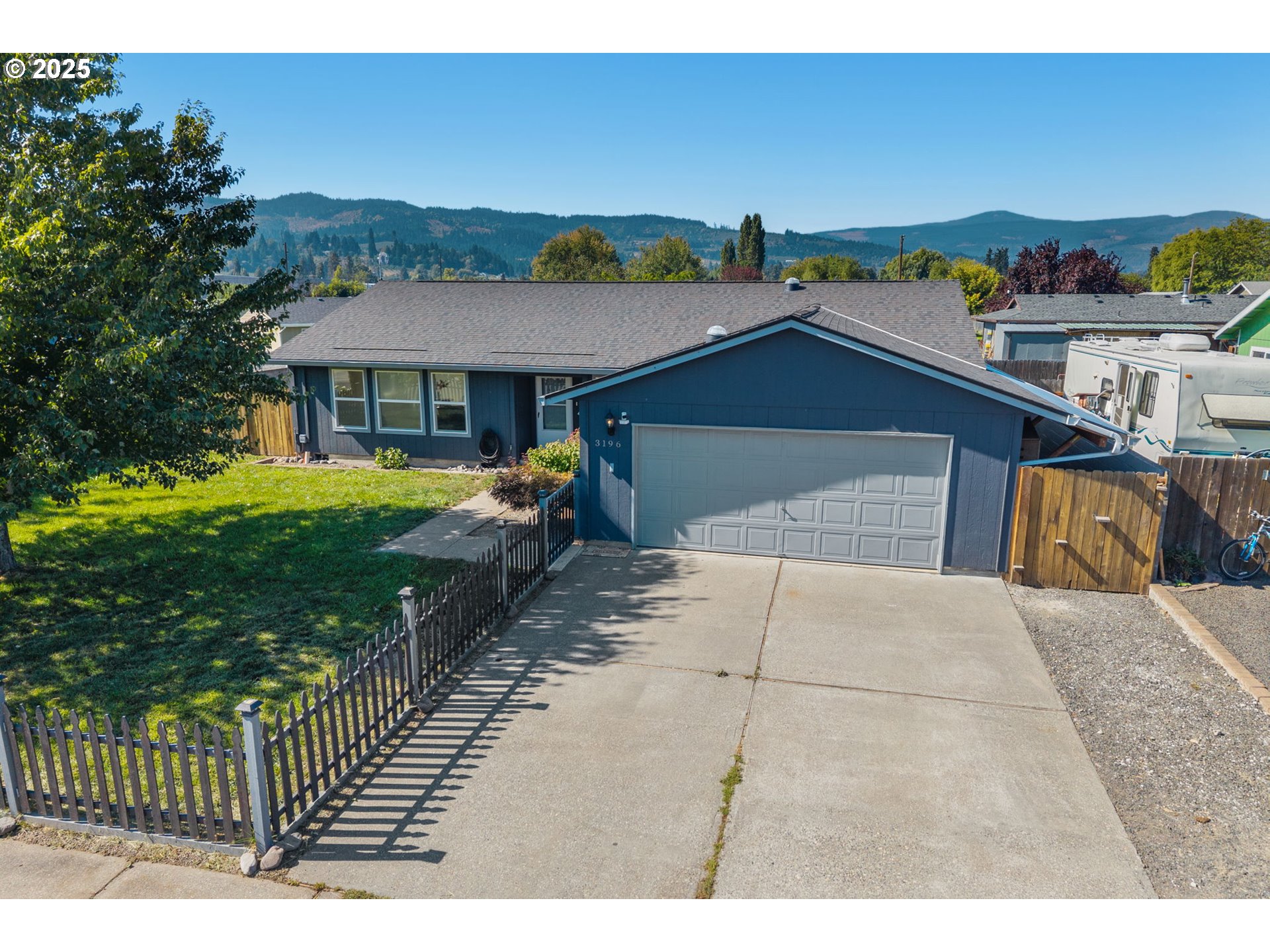 3196 Midway Rd, HoodRiver, OR 97031 — photo 2