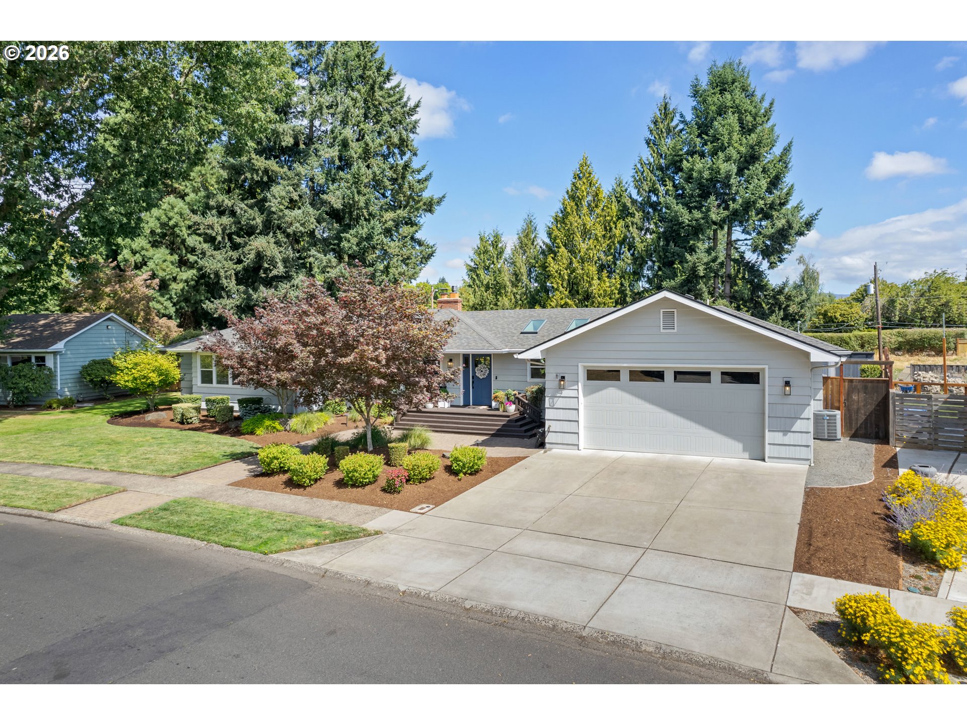 545 Dartmoor Dr, Eugene, OR 97401 — photo 2