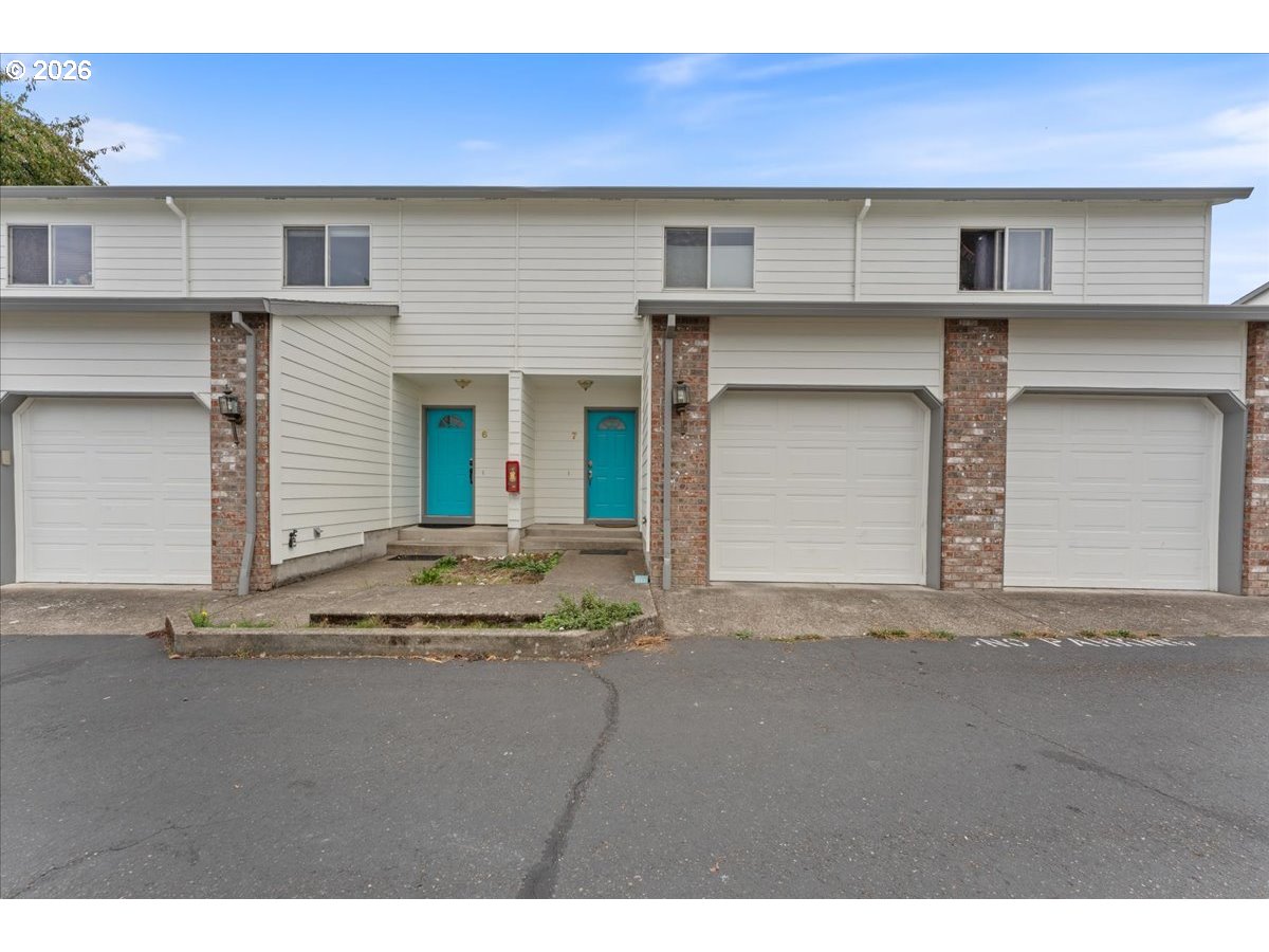 2239 Hawthorne St Unit 7 — photo