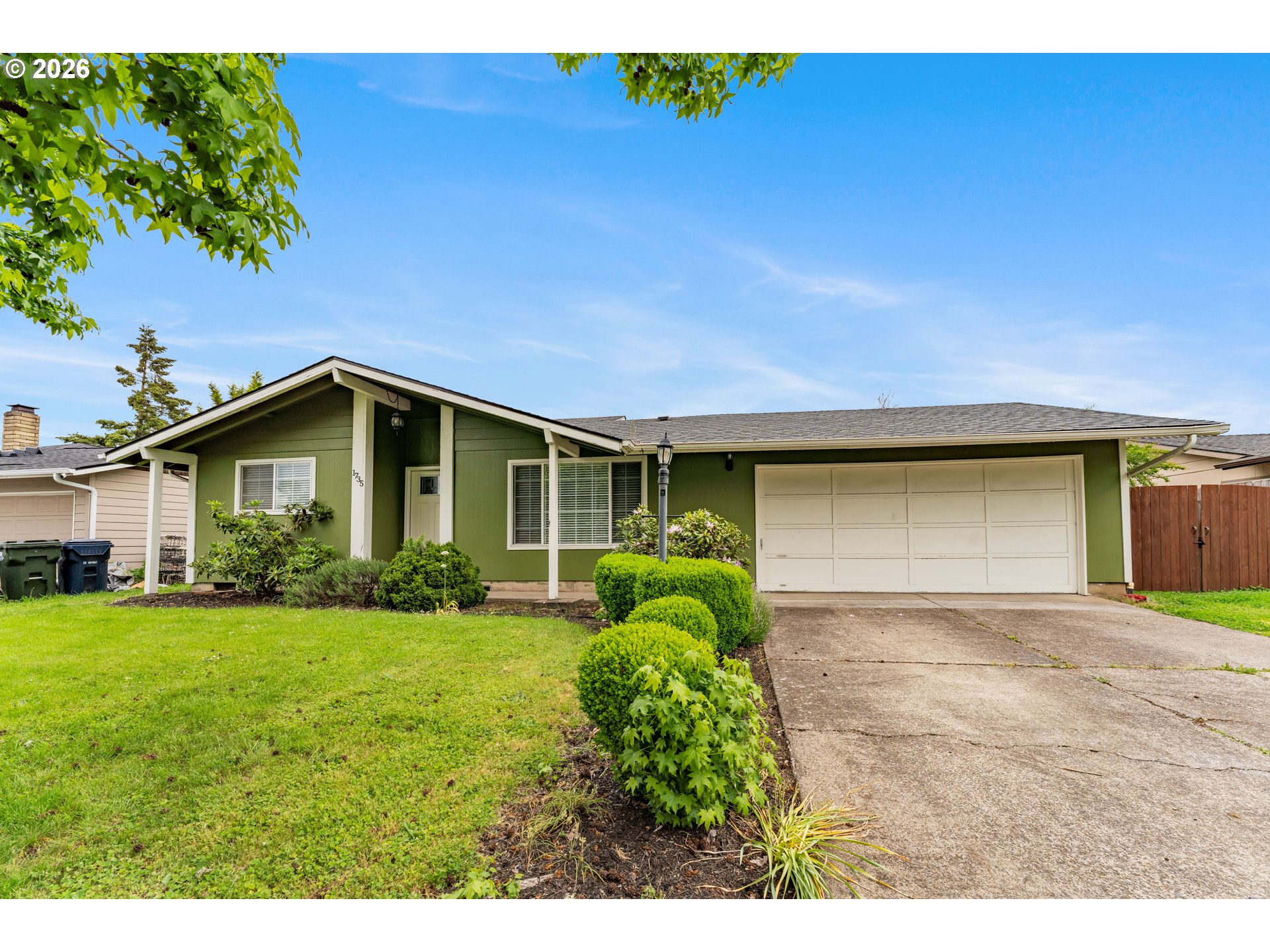 1735 Rainbow Dr — photo