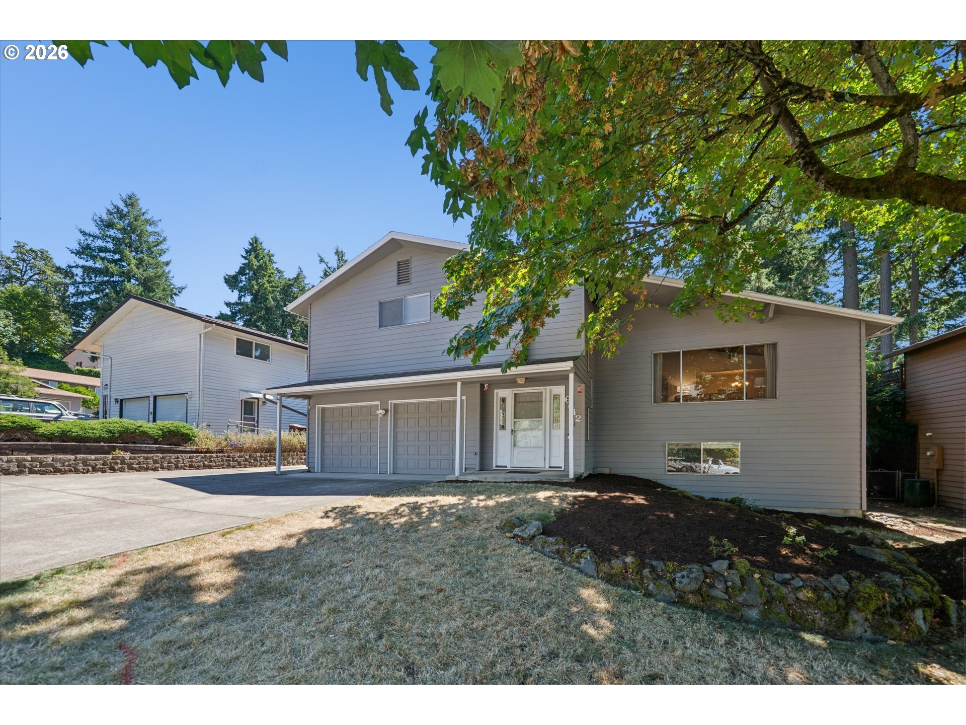 6642 Oakridge Dr — photo