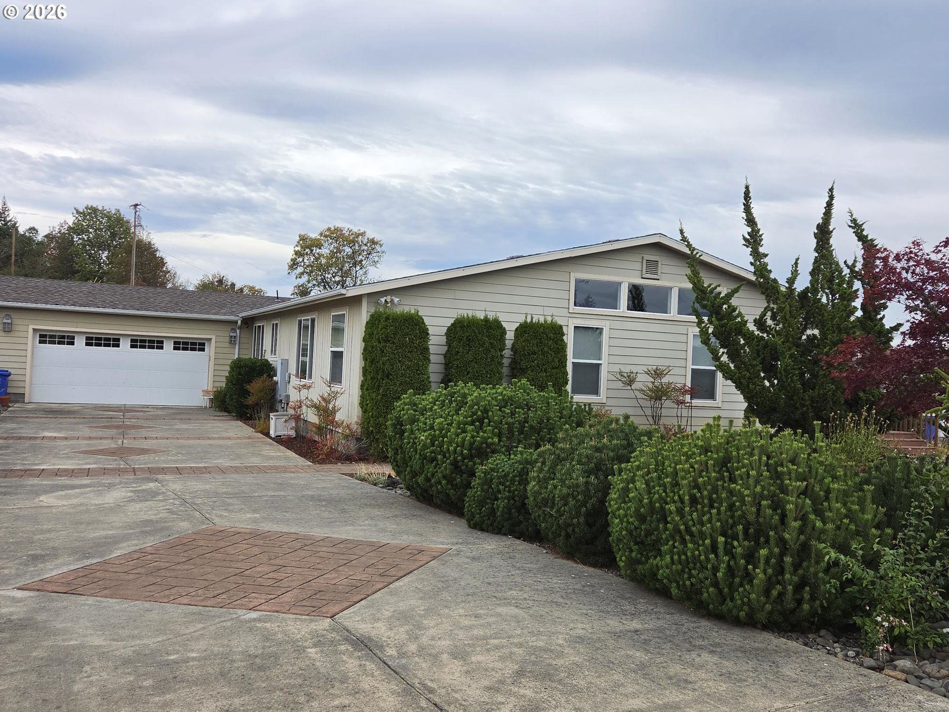 647 Highland Vista Ln — photo