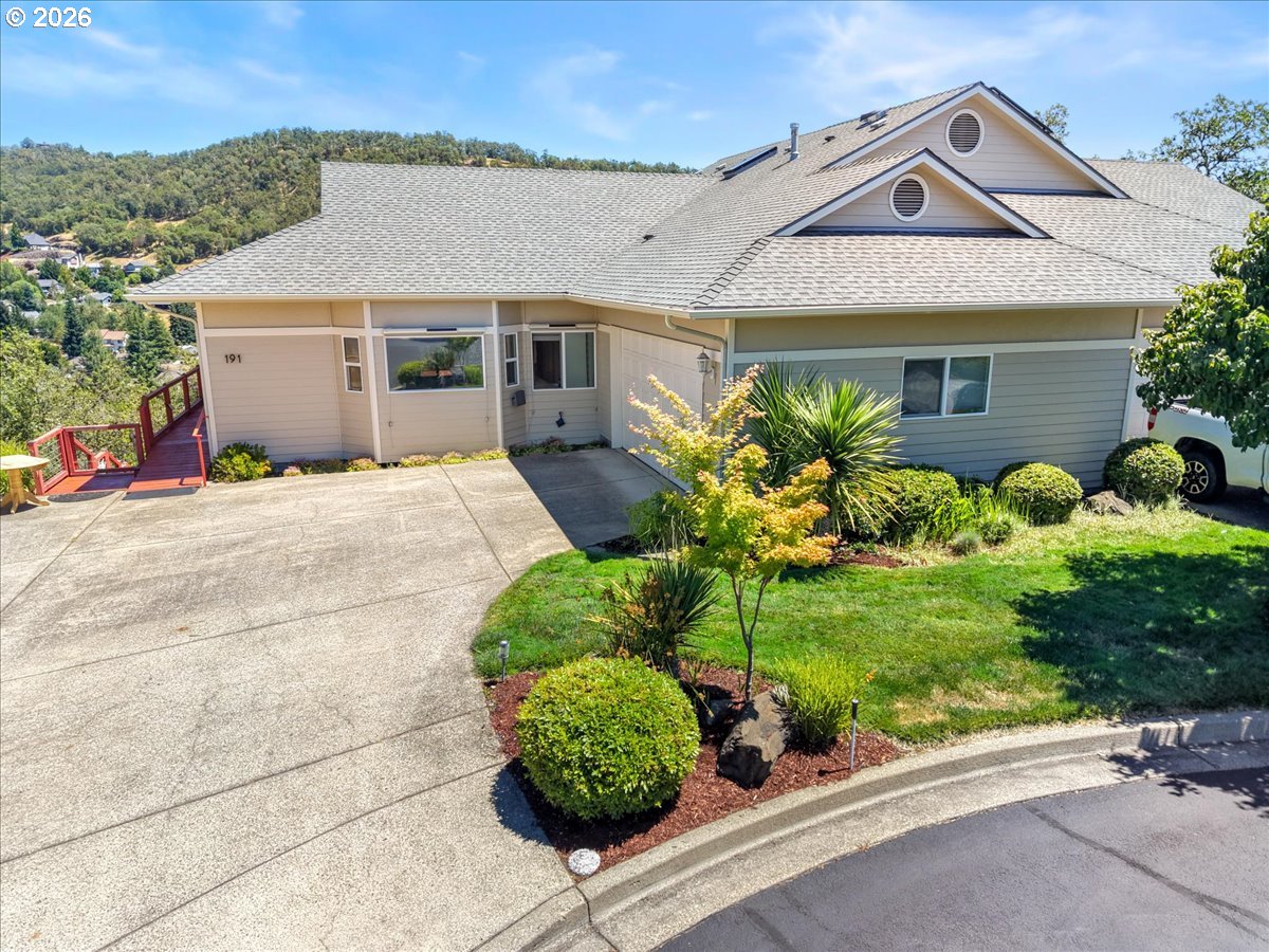 191 NW Rachel Lynn Way — photo