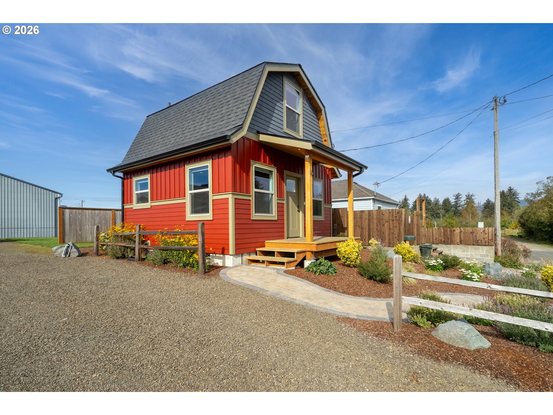 6 Douglas Ave — photo