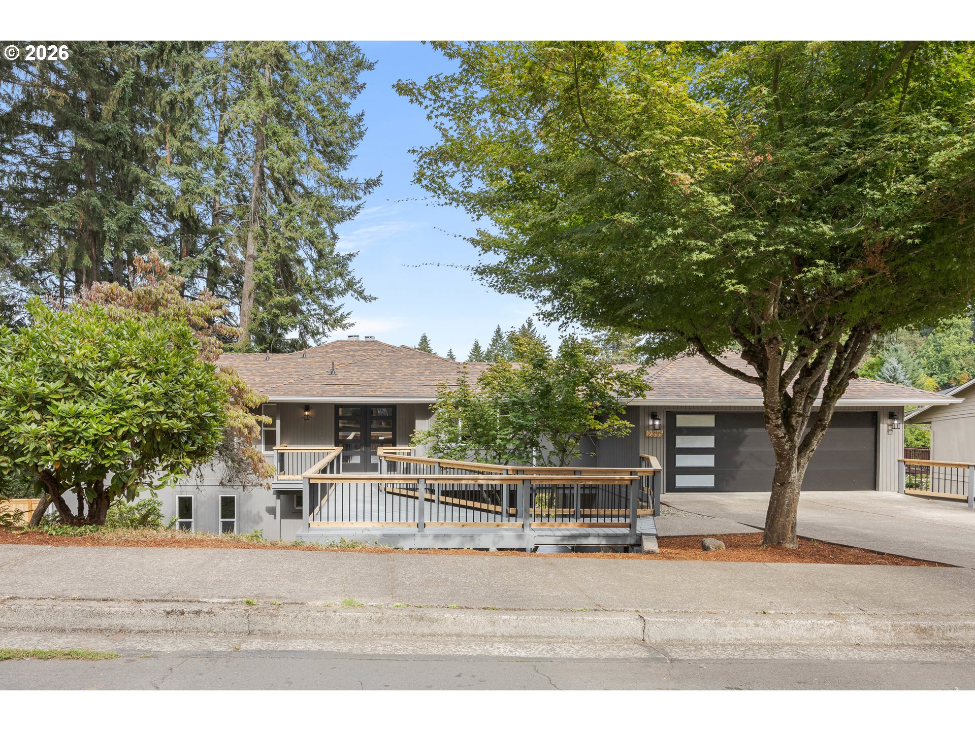 2355 Panorama Dr — photo