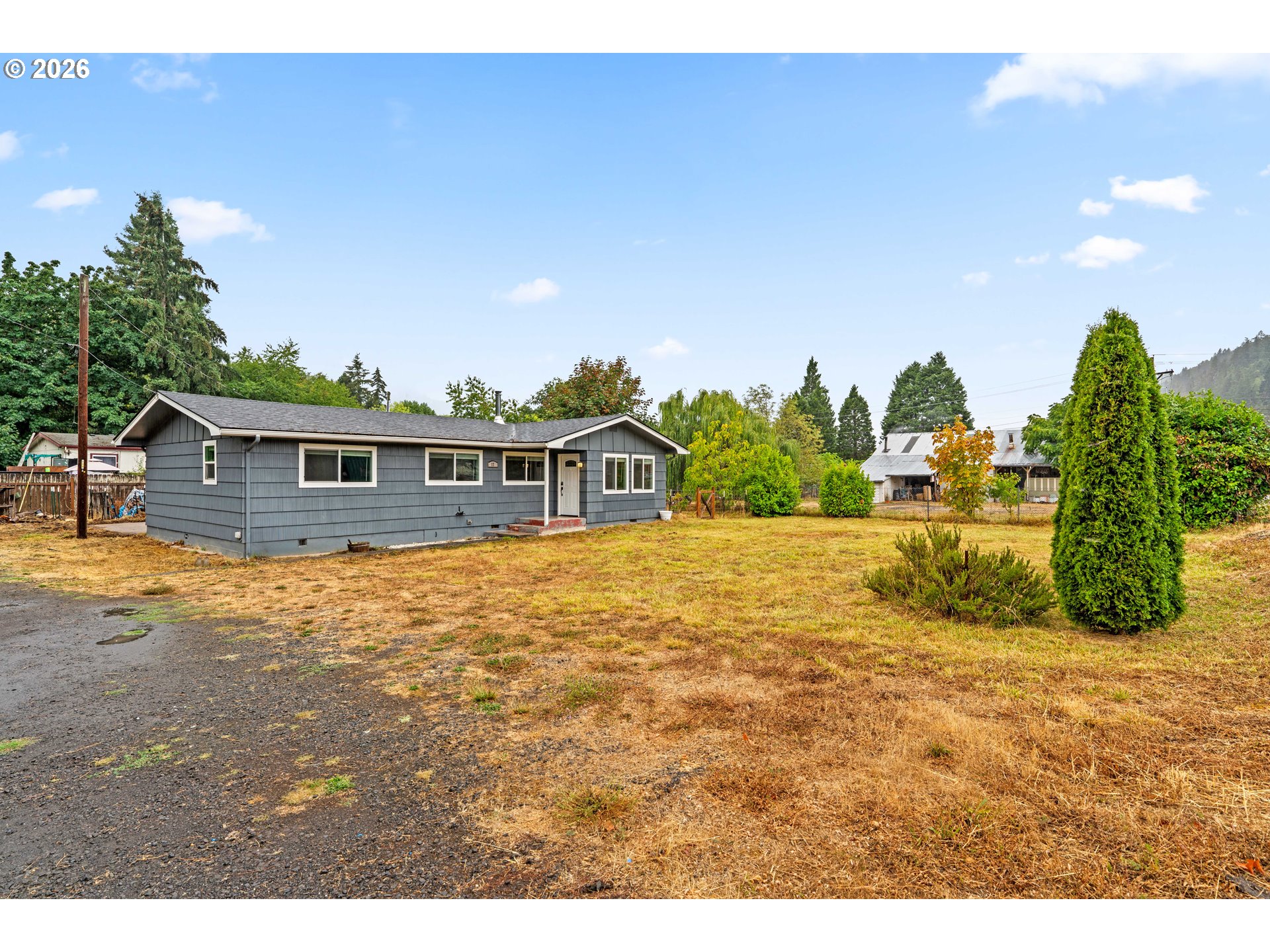 117 E B Ave, Drain, OR 97435 — photo 3