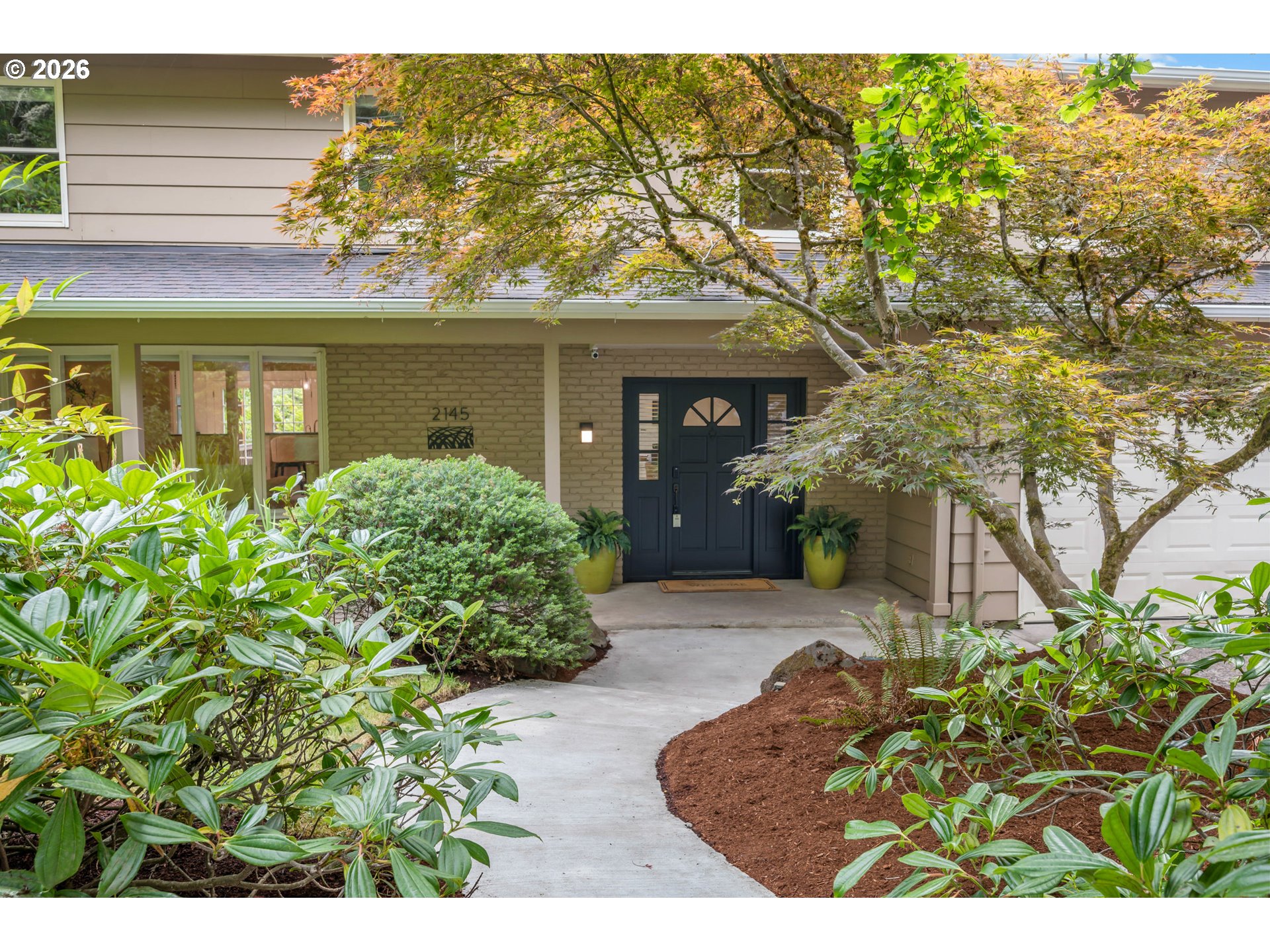 2145 Floral Hill Dr — photo