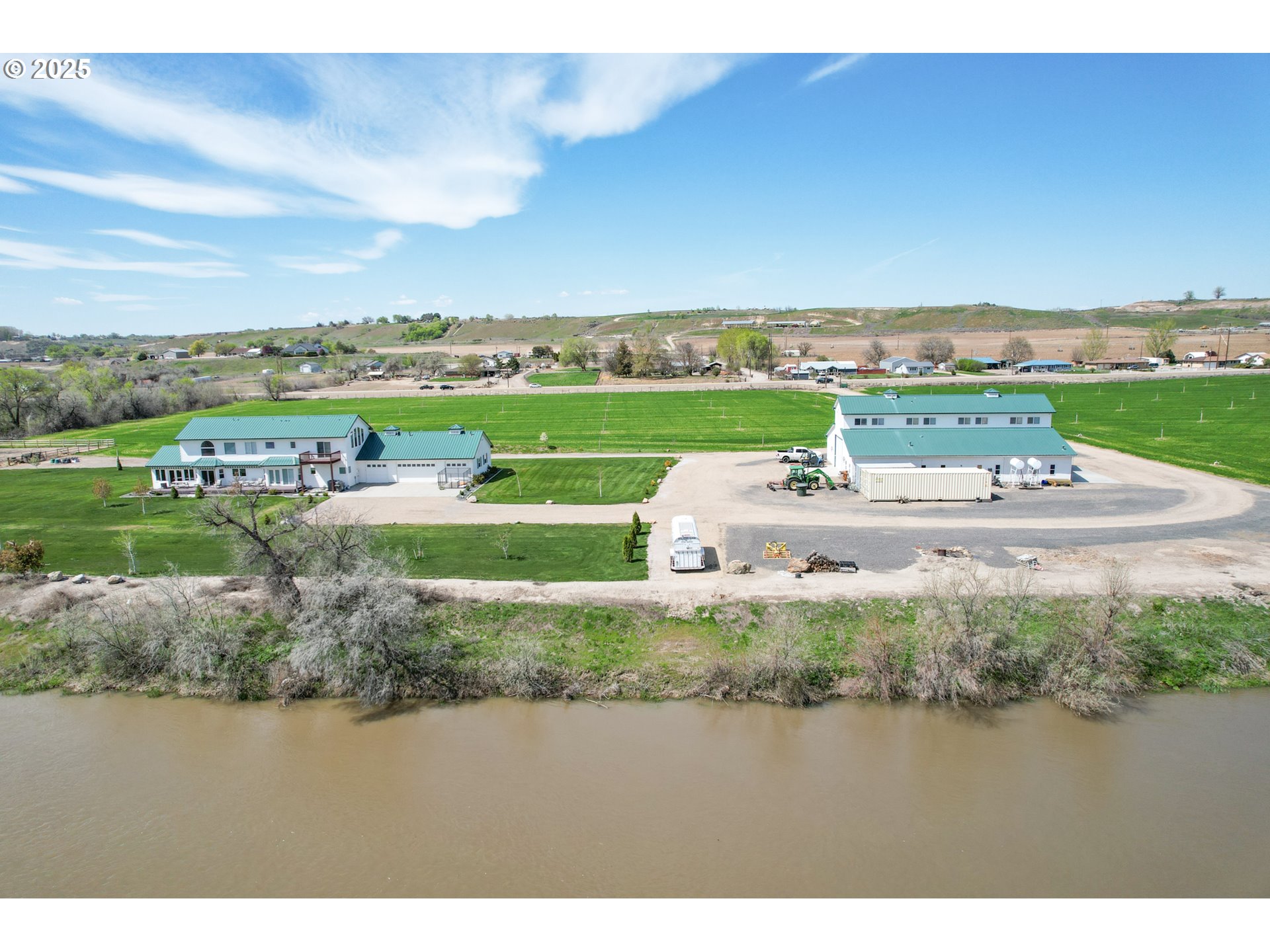 4460 Highway 201 — photo