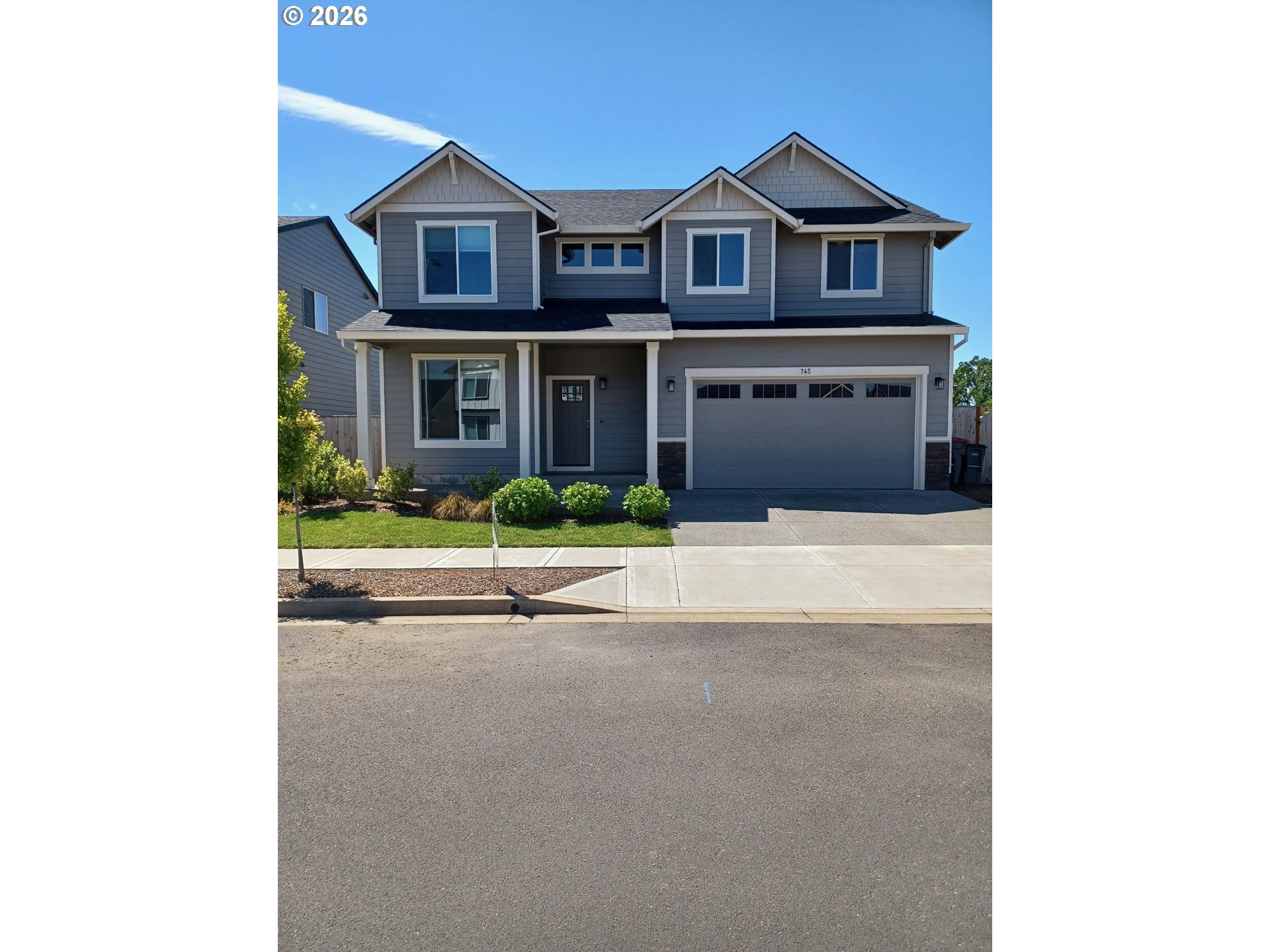 745 E Wilson St — photo