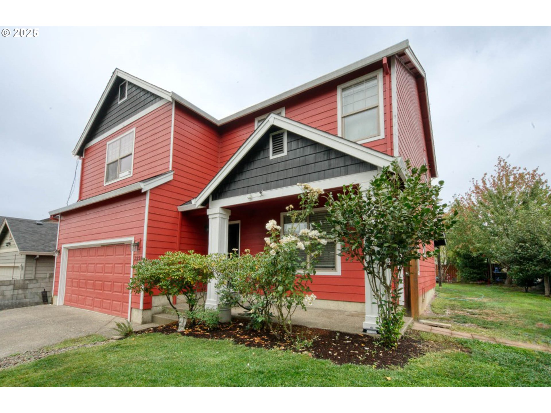 3228 NE Daffodil Dr — photo