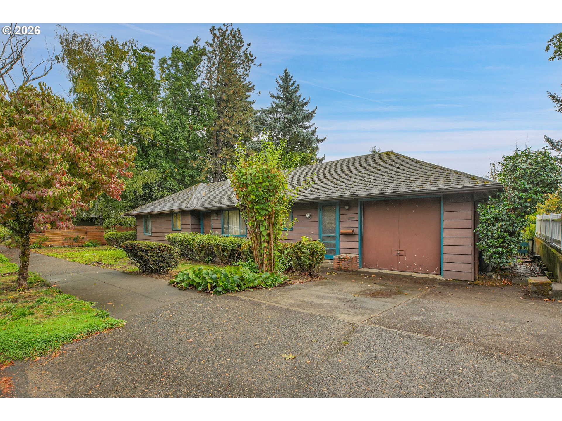 4314 SE Crystal Springs Blvd SE — photo
