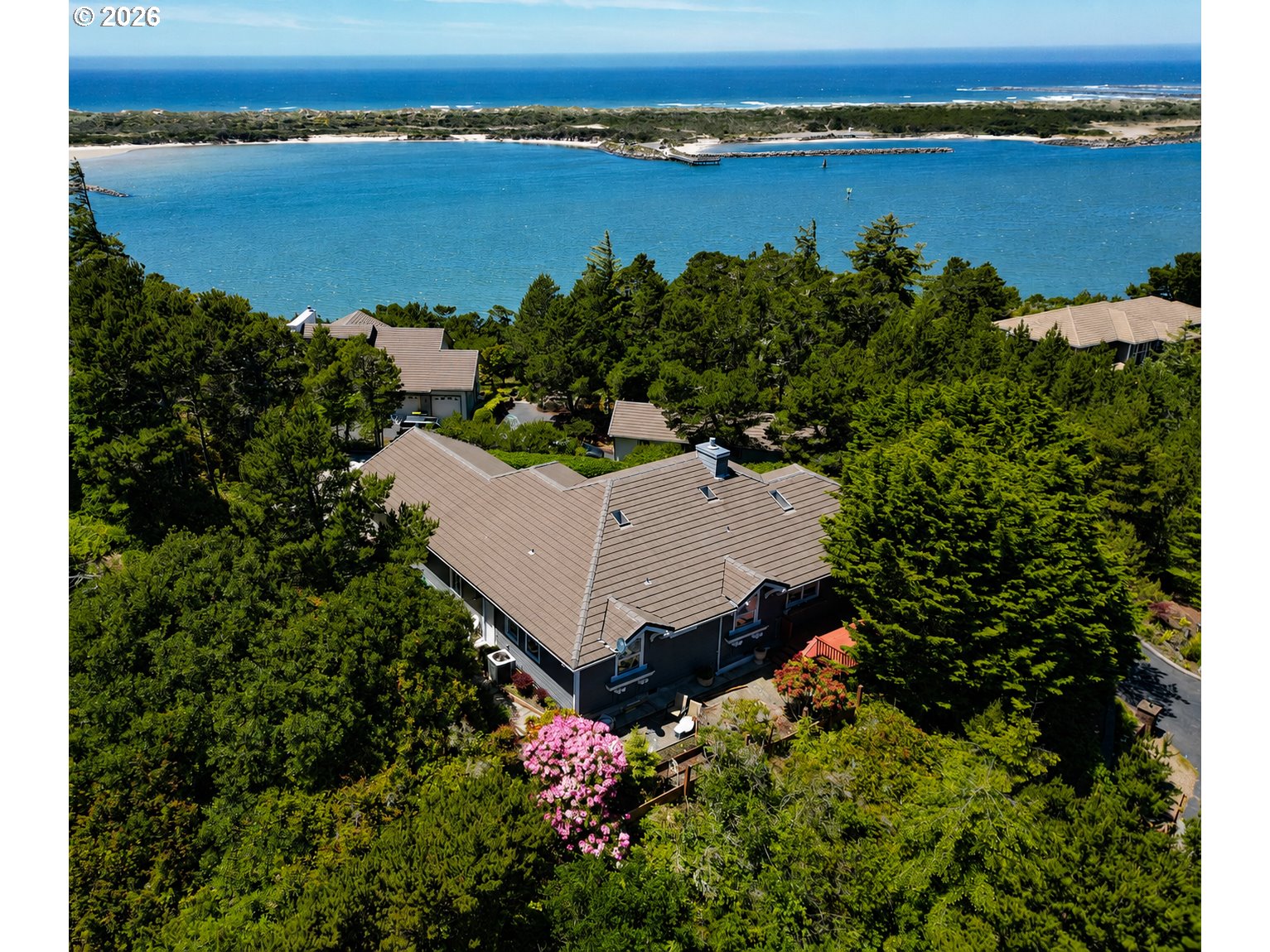 51 Shoreline Dr — photo