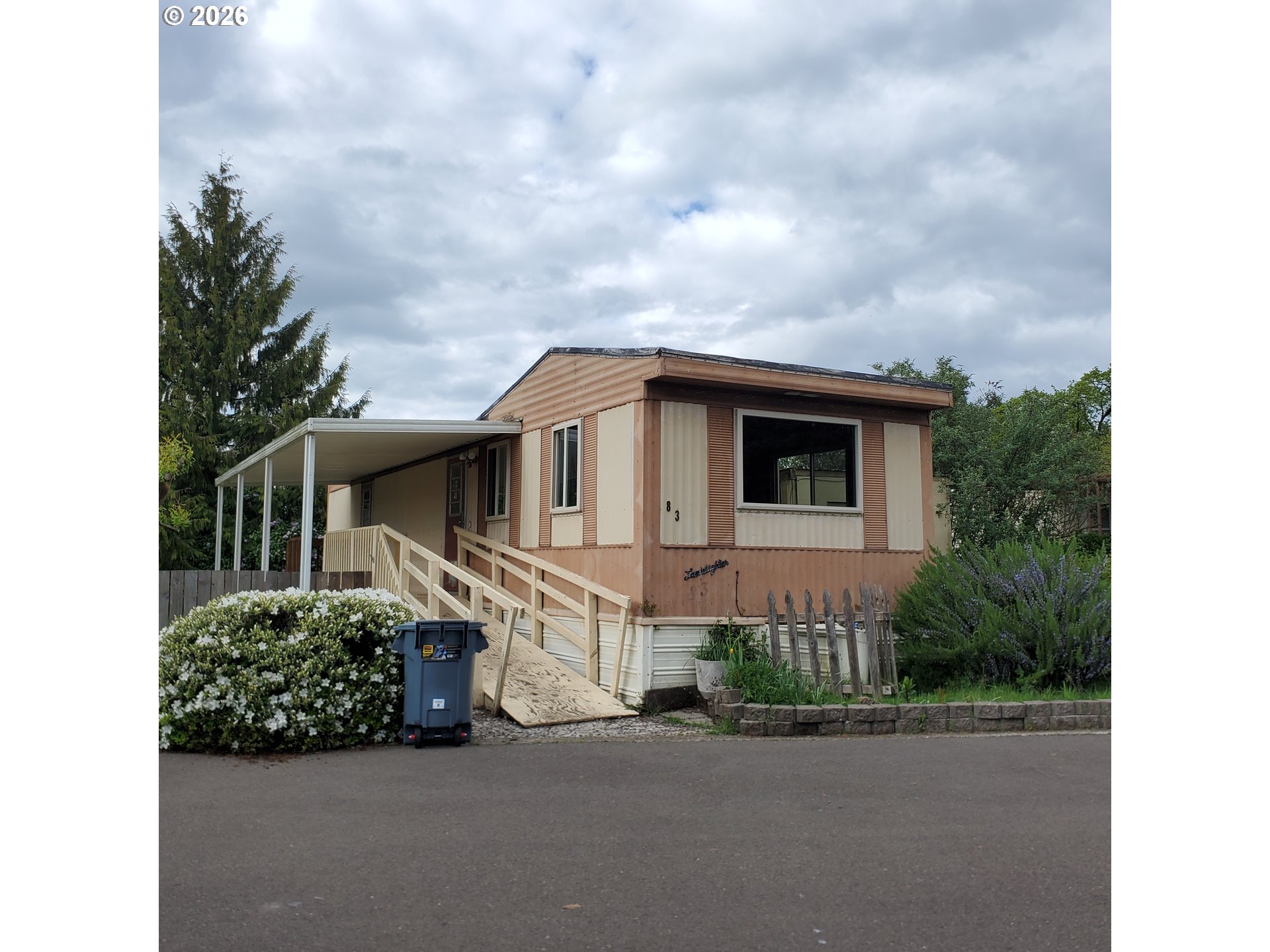 3950 Coburg Rd 83 — photo
