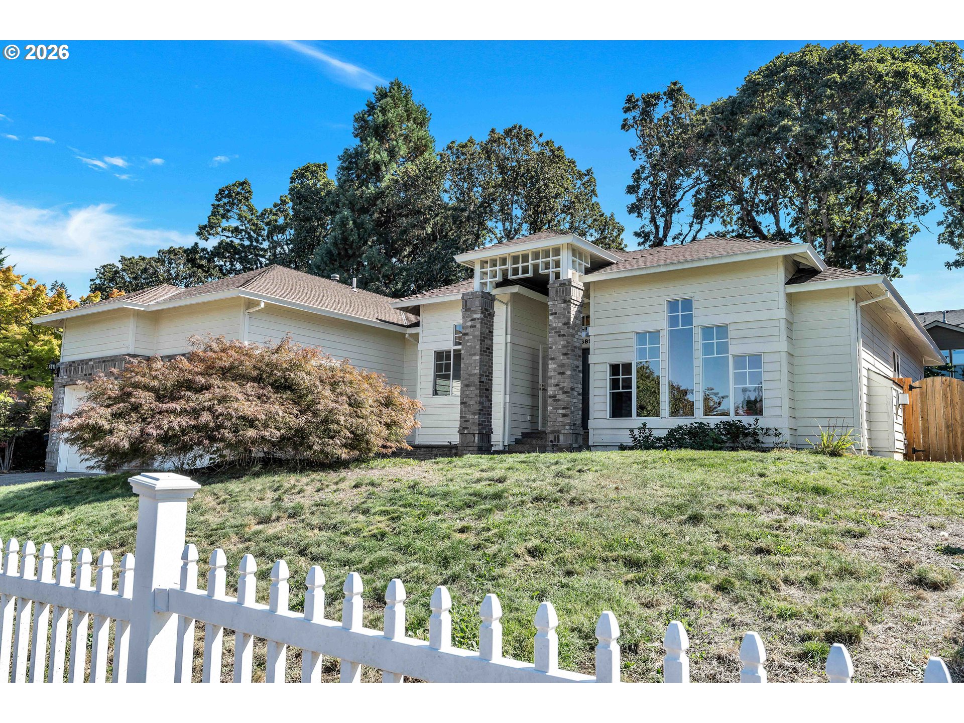 1689 Cinnamon Hill Dr — photo