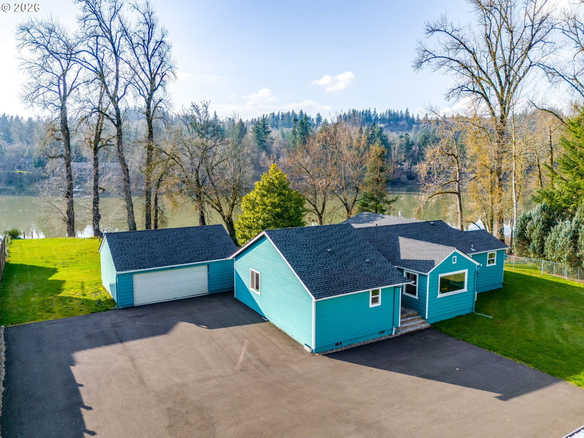 21075 S Highway 99E — photo