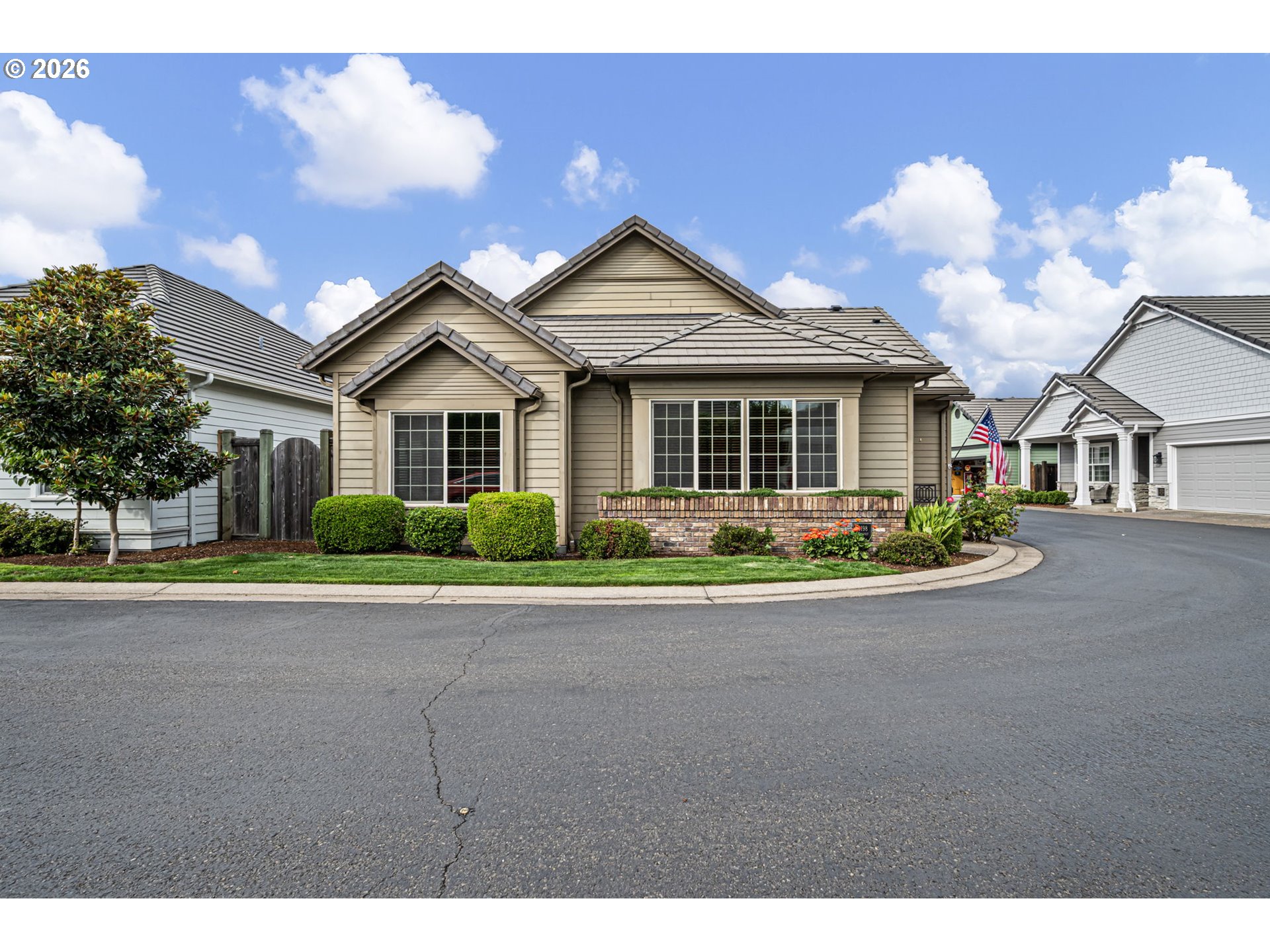 3198 Lake Crest Dr — photo