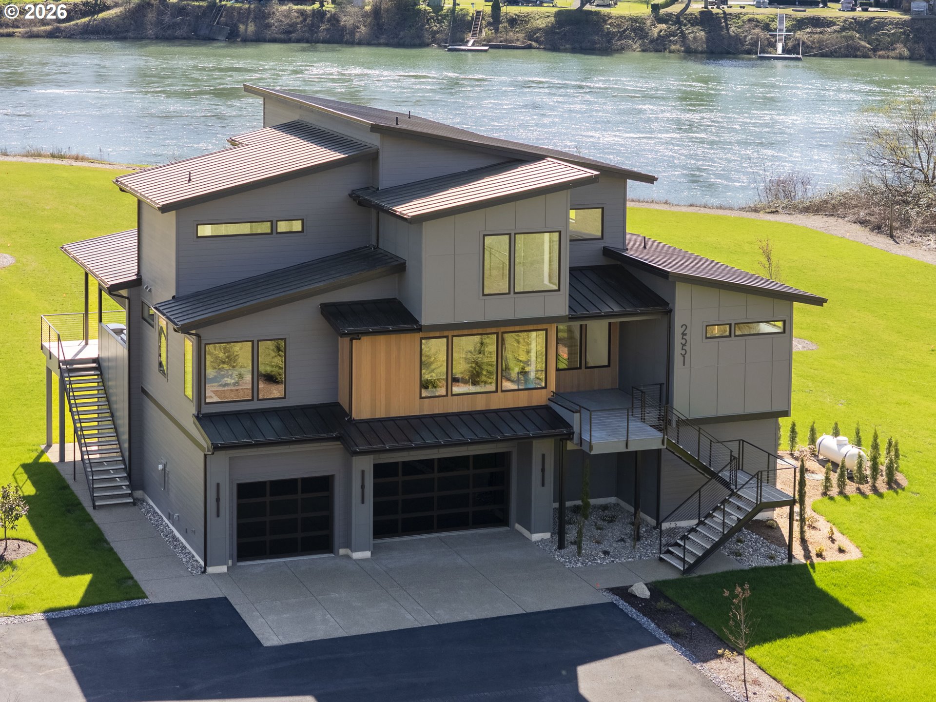 2551 Lewis River Rd — photo