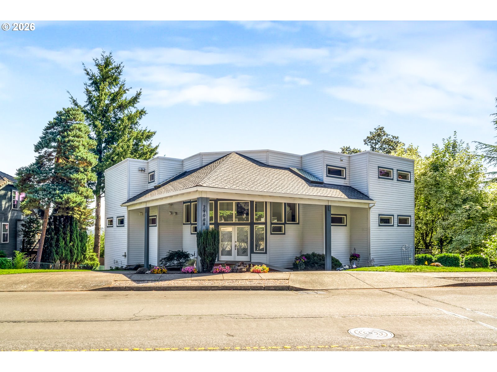 2906 Carriage Way B — photo