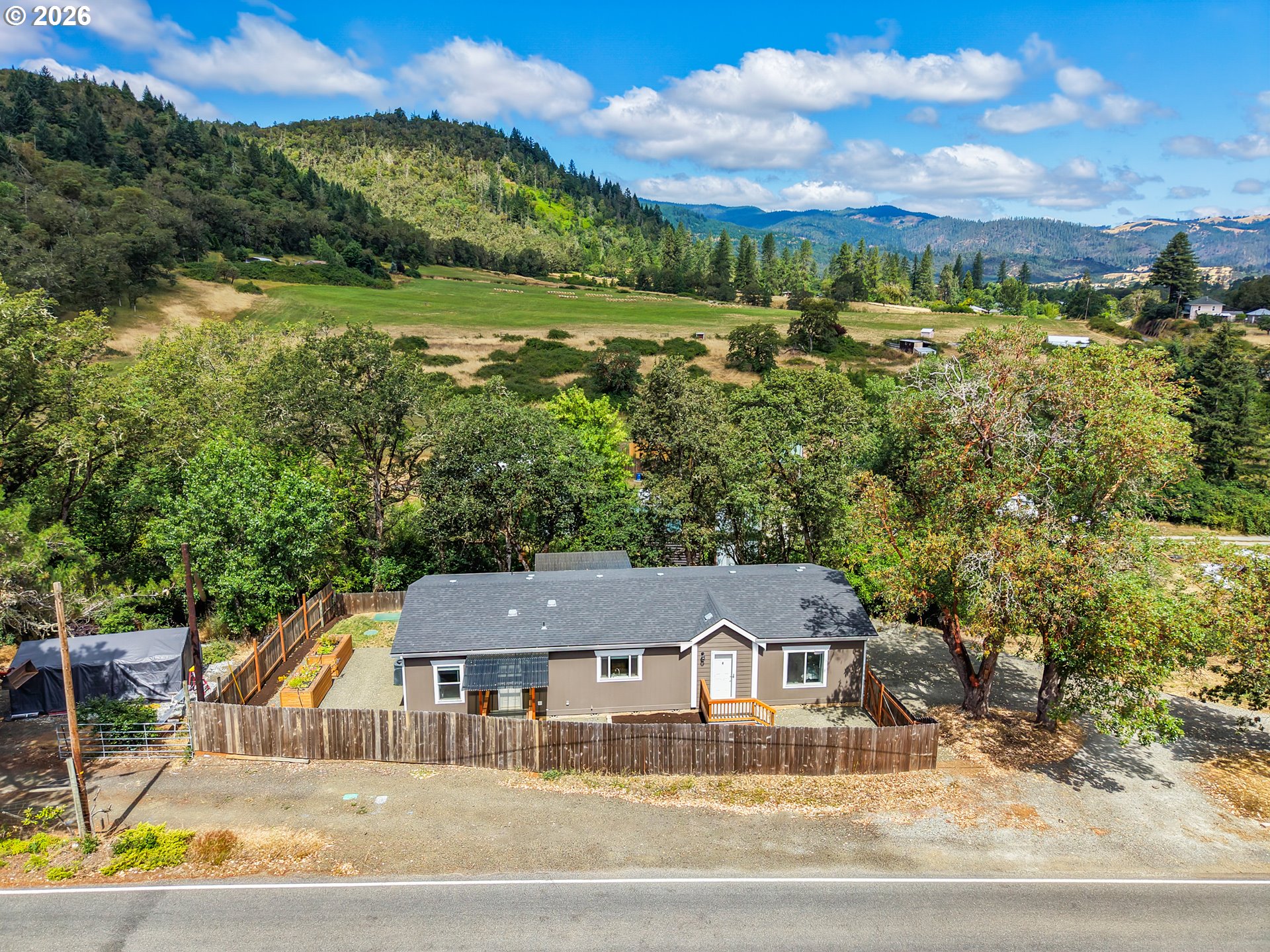 4458 Shoestring Rd, Riddle, OR 97469