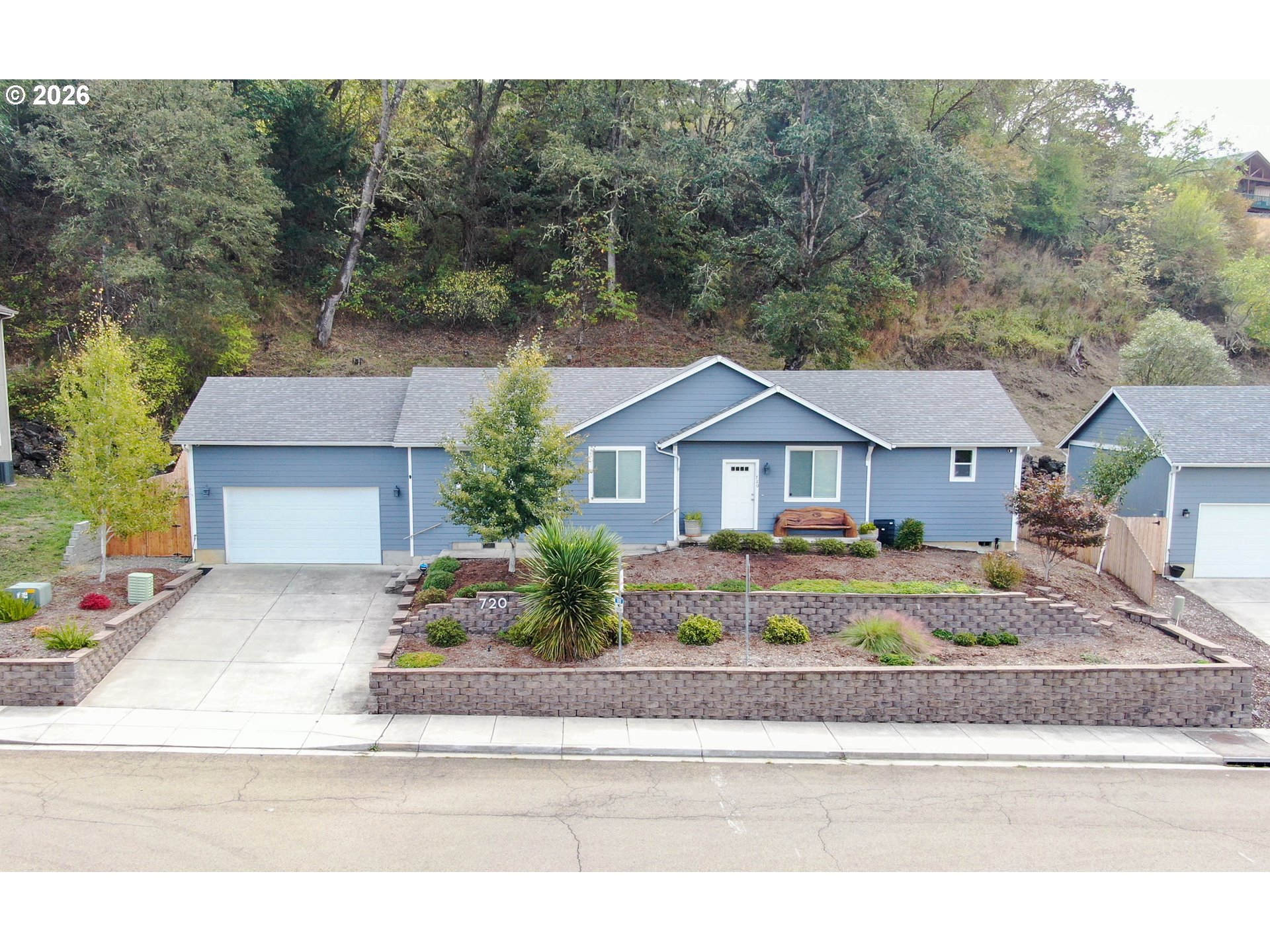 720 Southside Rd — photo