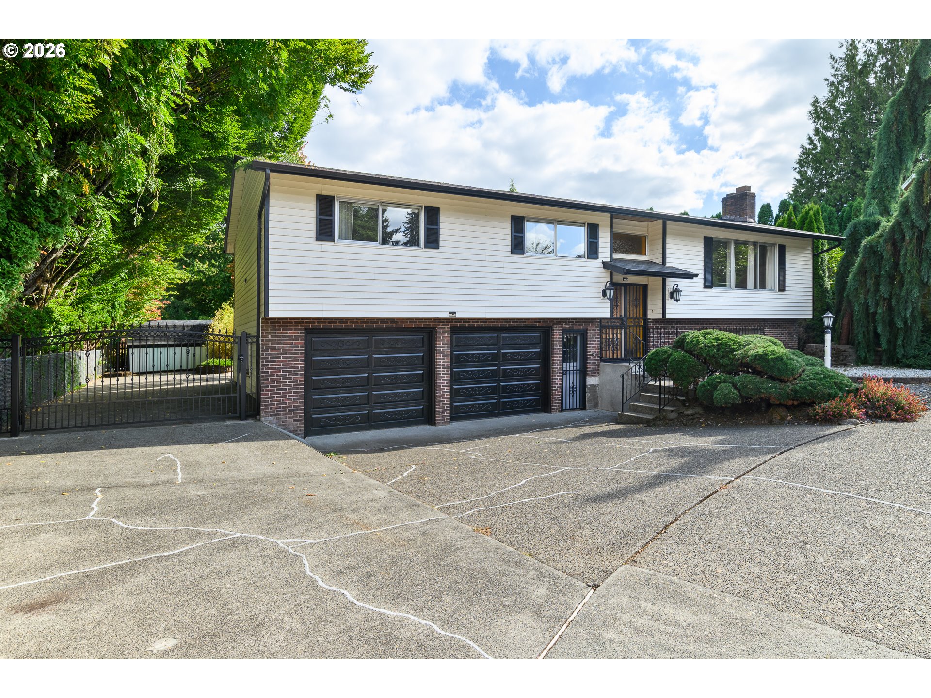 820 NE 168th Pl, Portland, OR 97230 — photo 2