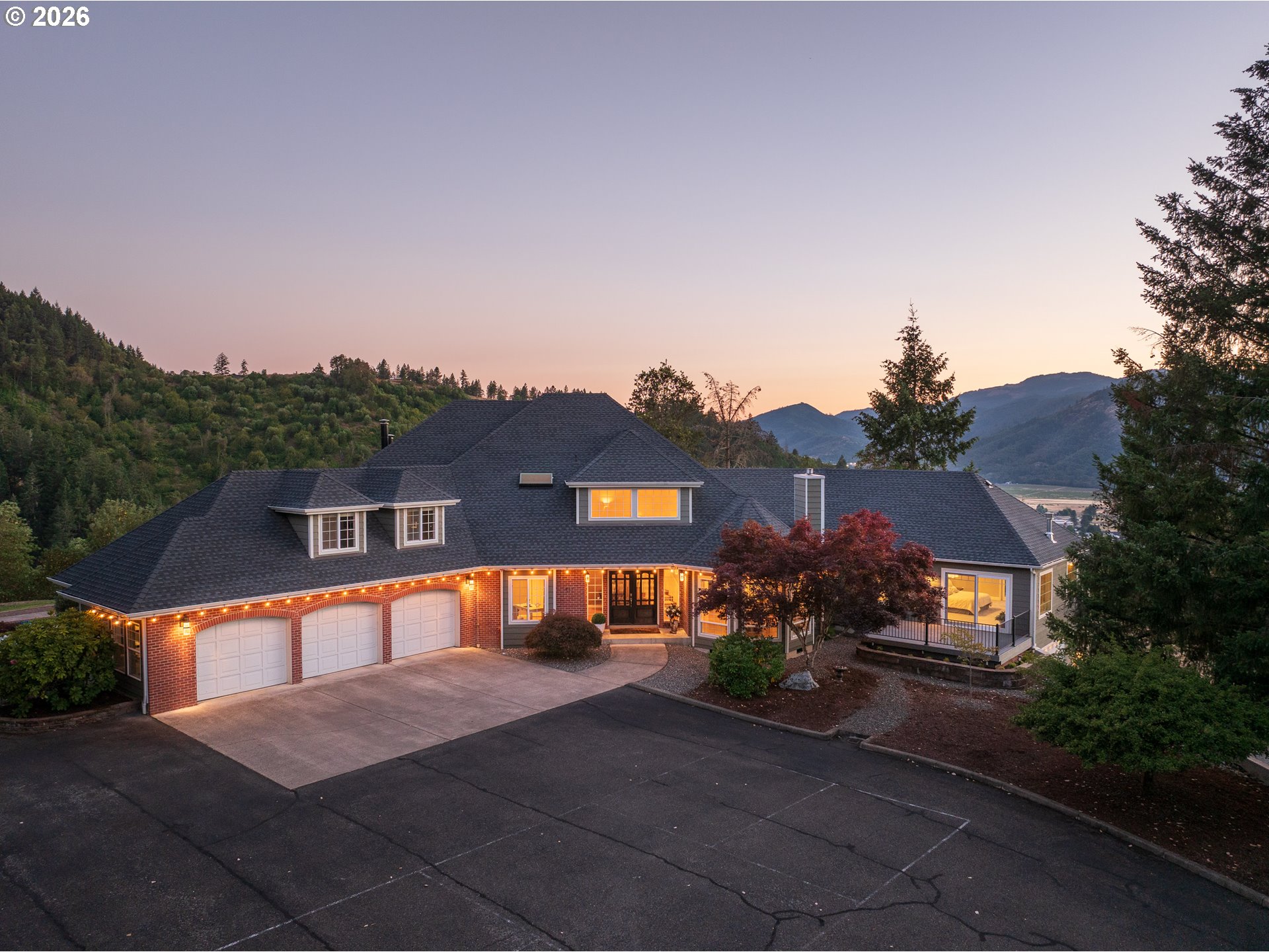317 Aker Dr — photo