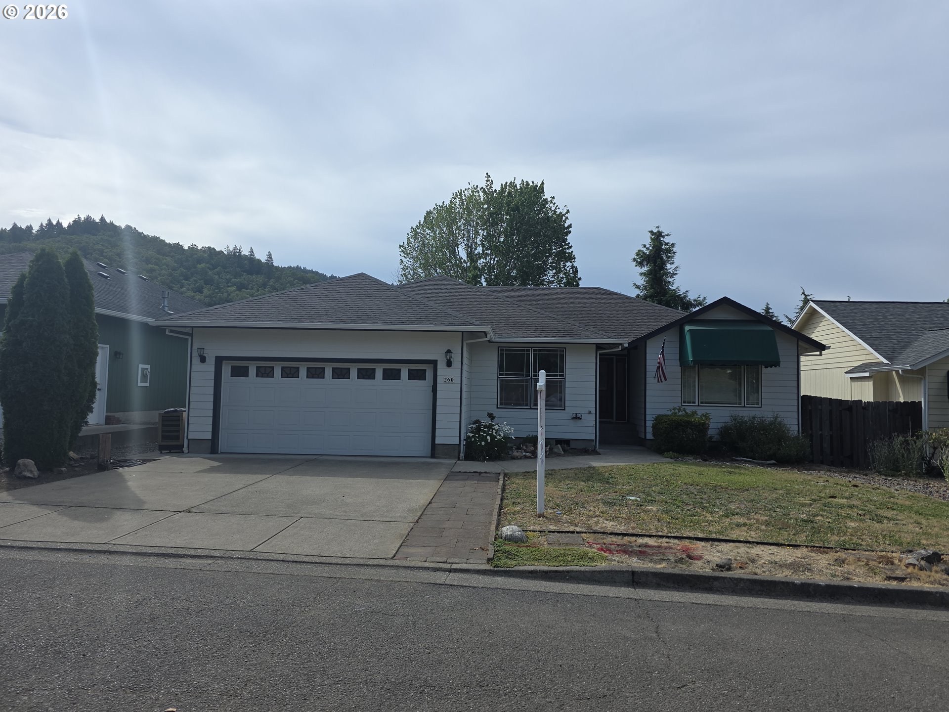 260 Village Dr — photo
