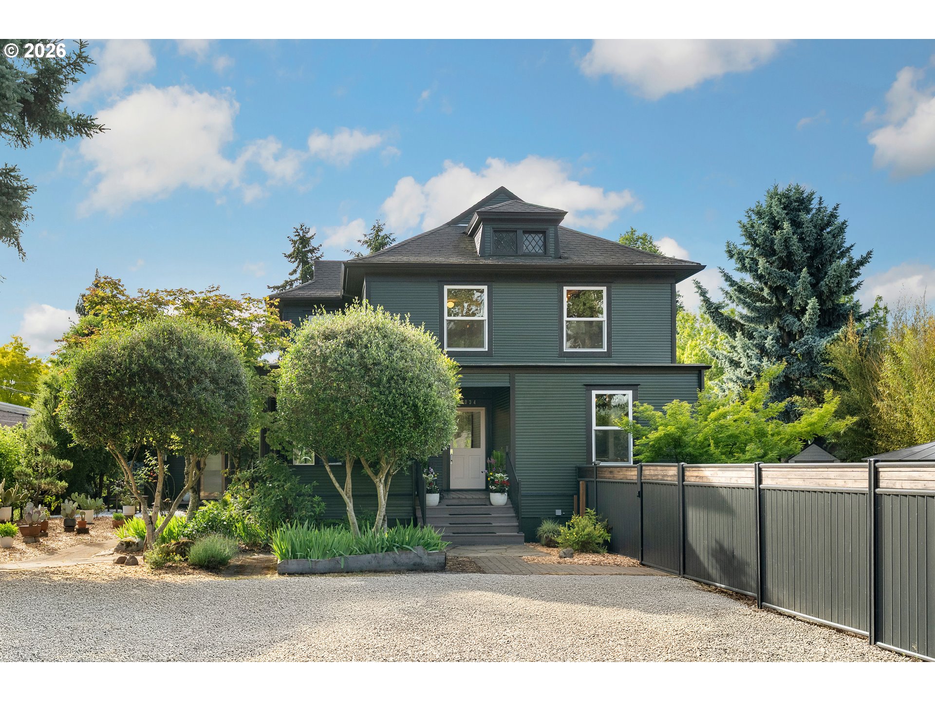 7034 N John Ave — photo