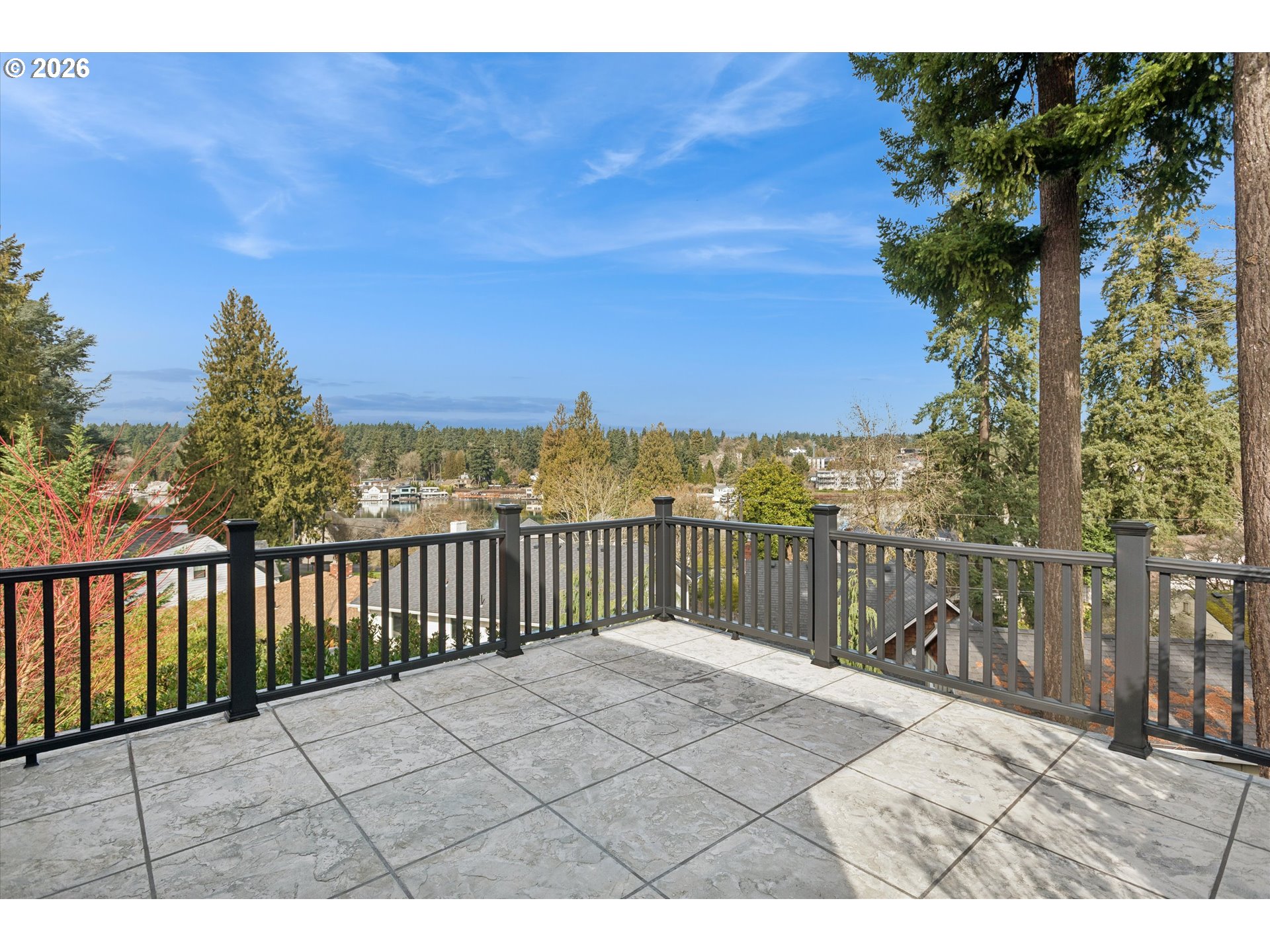 135 Middlecrest Rd, LakeOswego, OR 97034 — photo 2