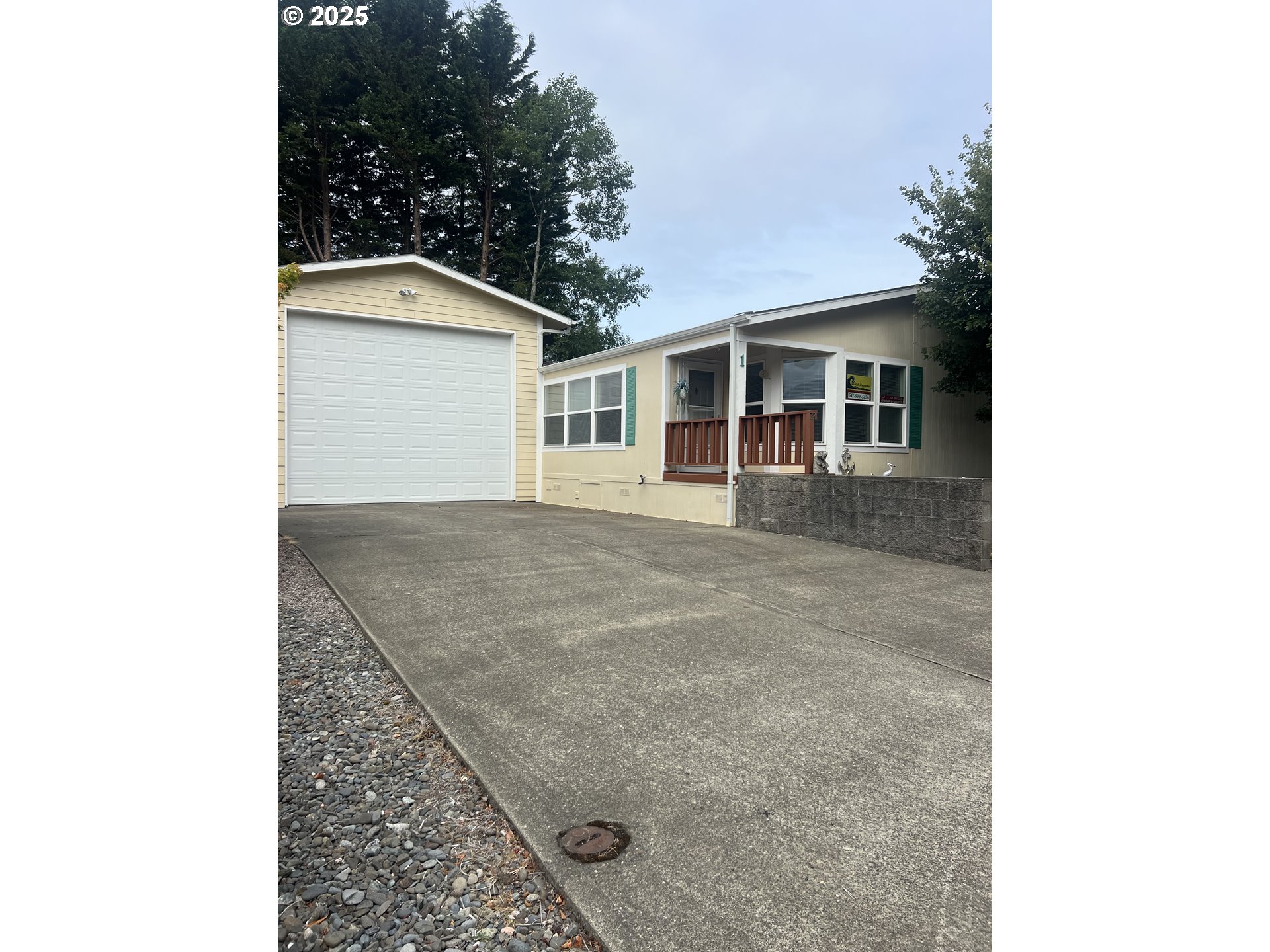 100 River Bend Rd #1, Reedsport, OR 97467