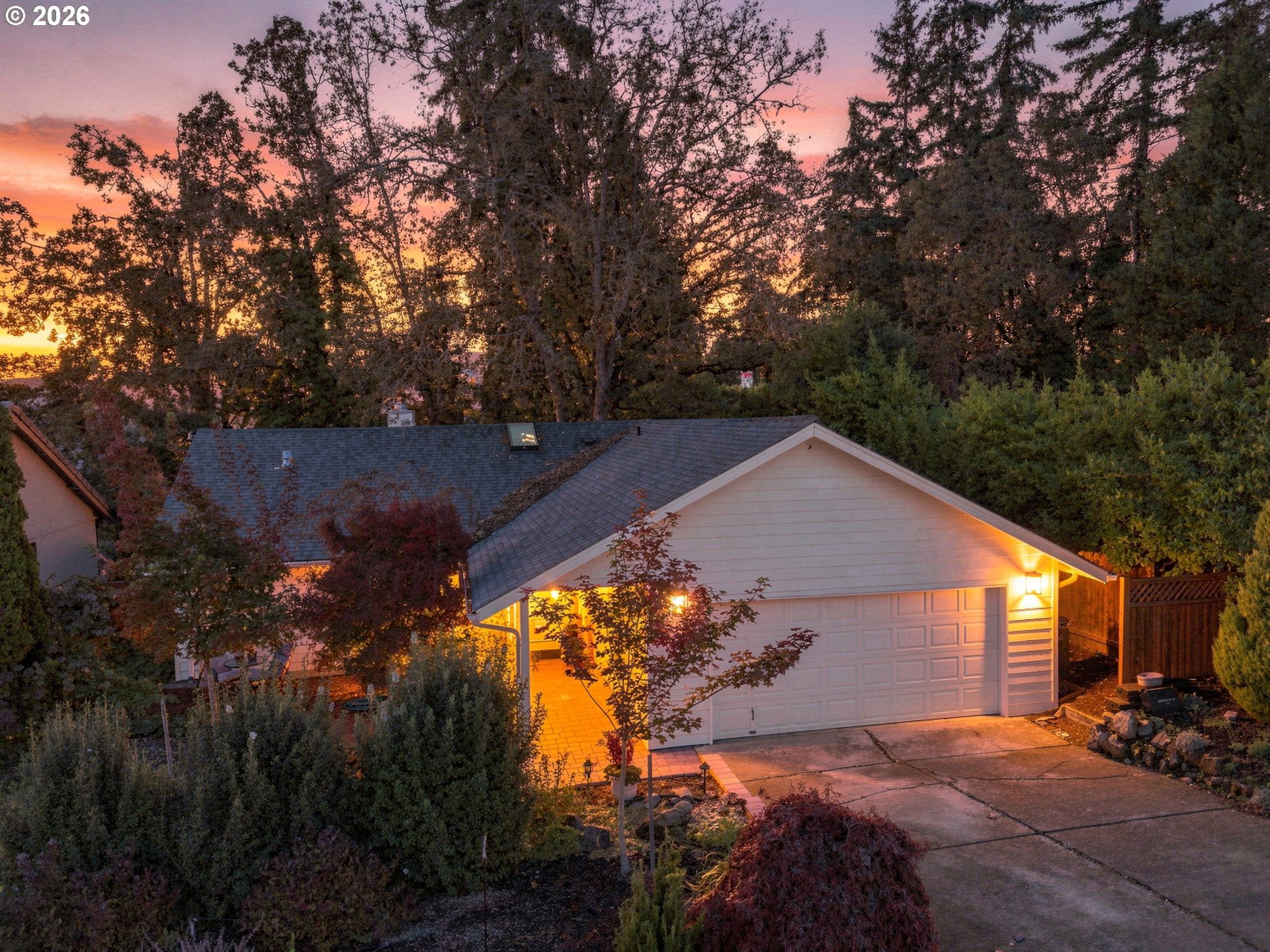 6768 Dogwood St — photo