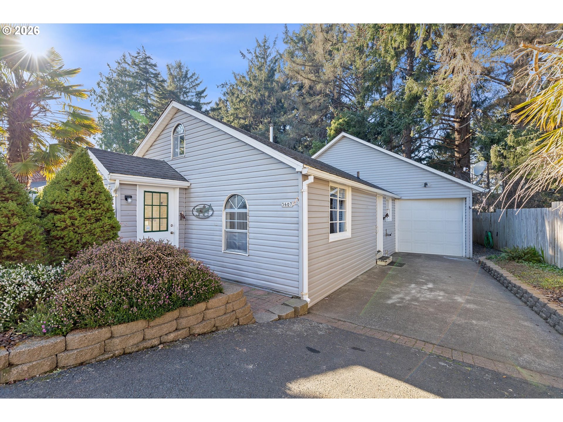 3607 NW Port Ave — photo