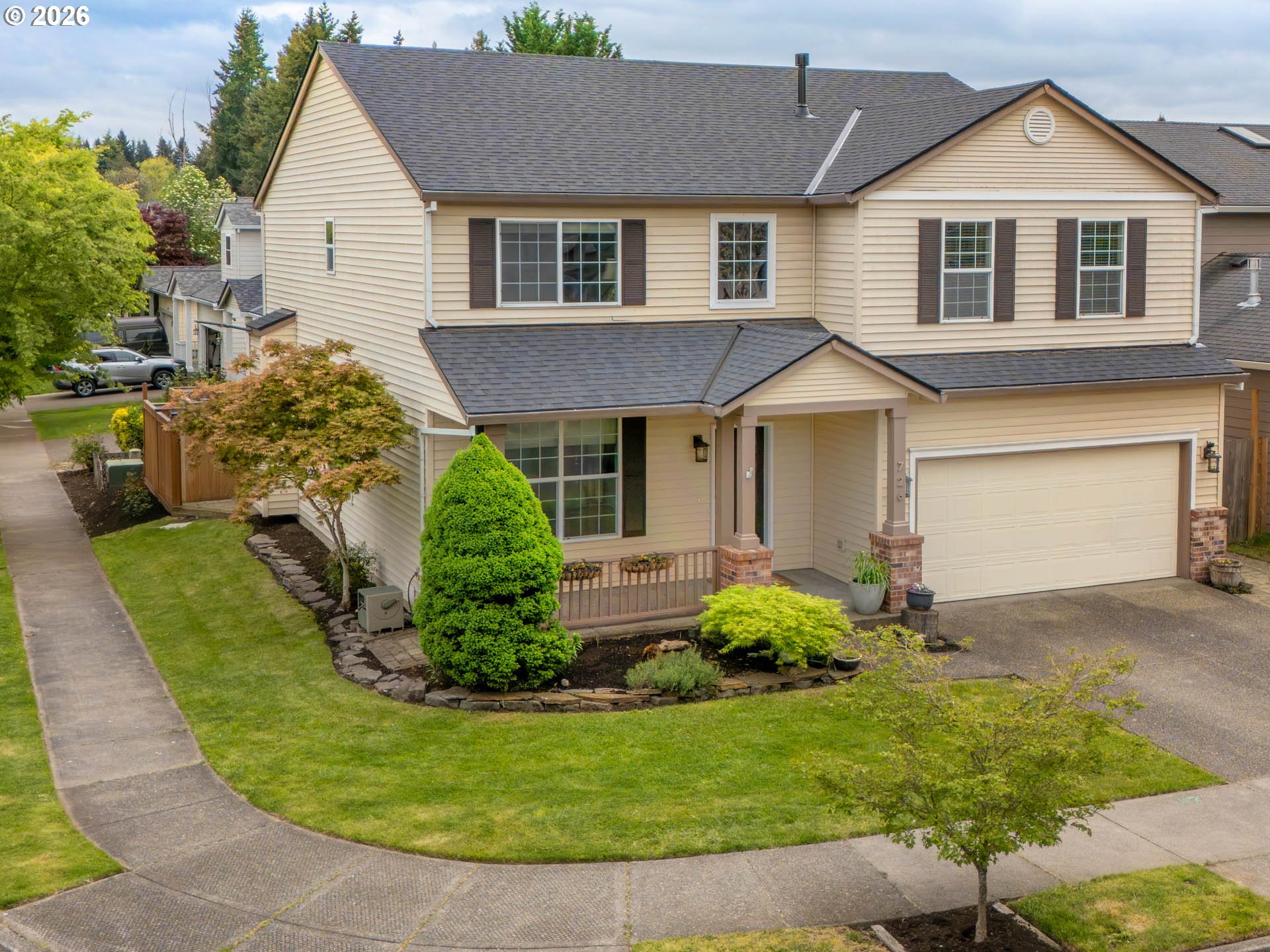 726 NW Harvest Moon Dr — photo