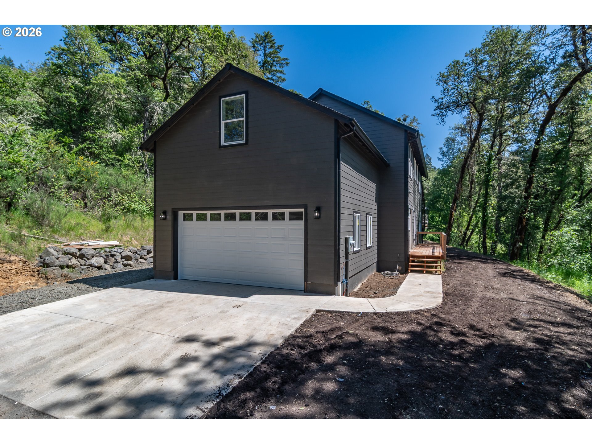 492 Terrace Dr — photo