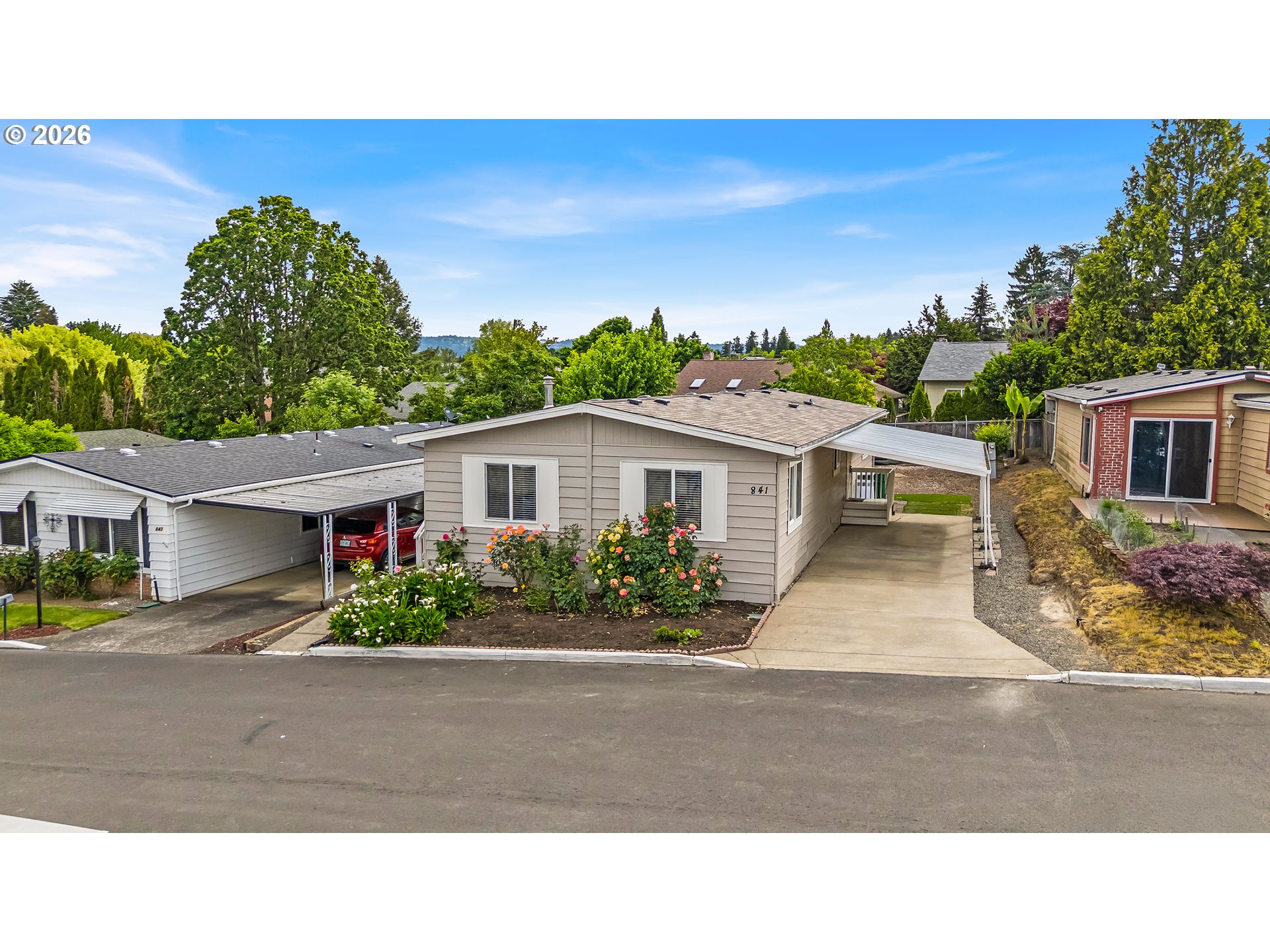 841 SW Liberty Bell Dr — photo