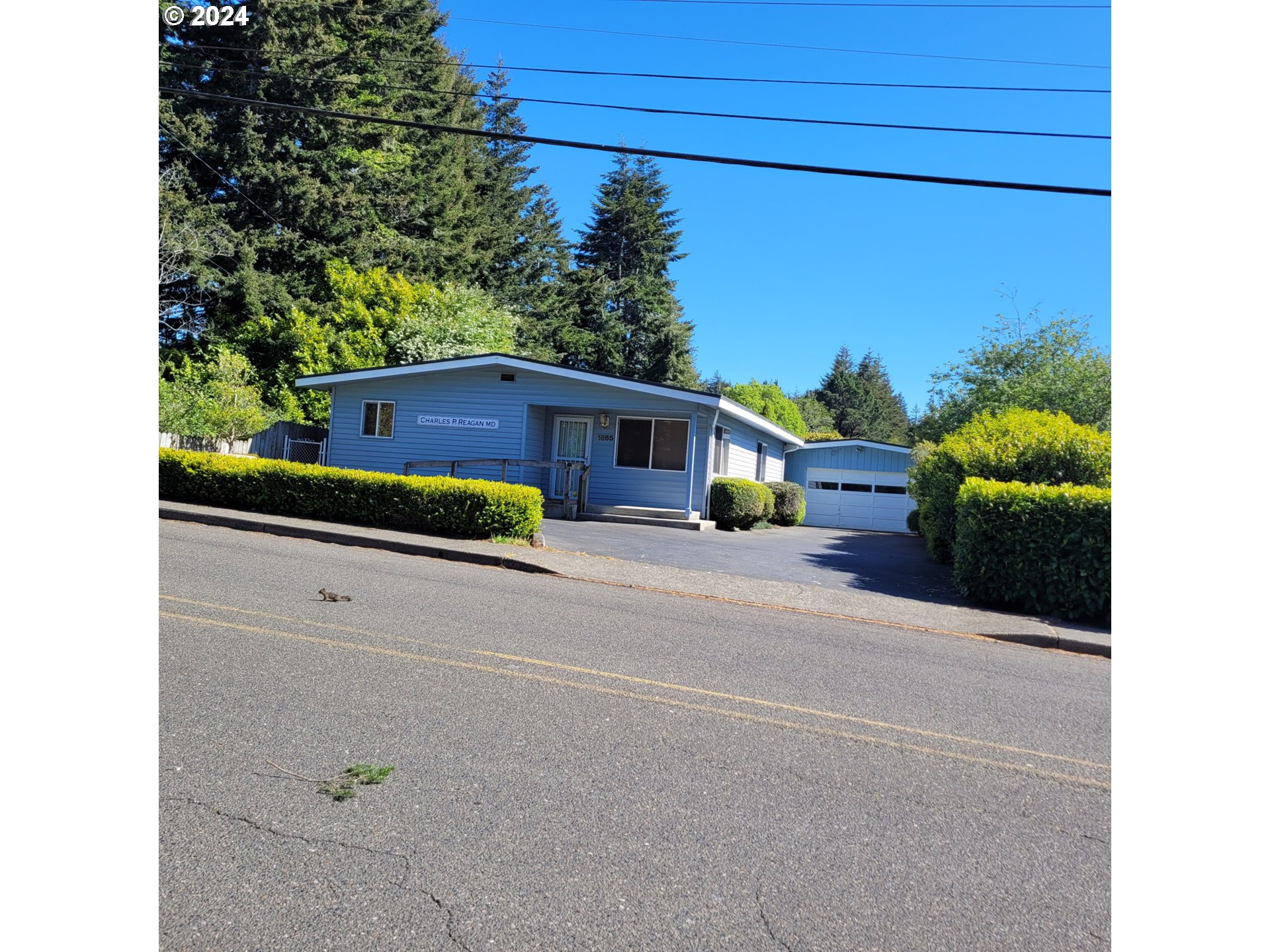1865 Thompson Rd — photo