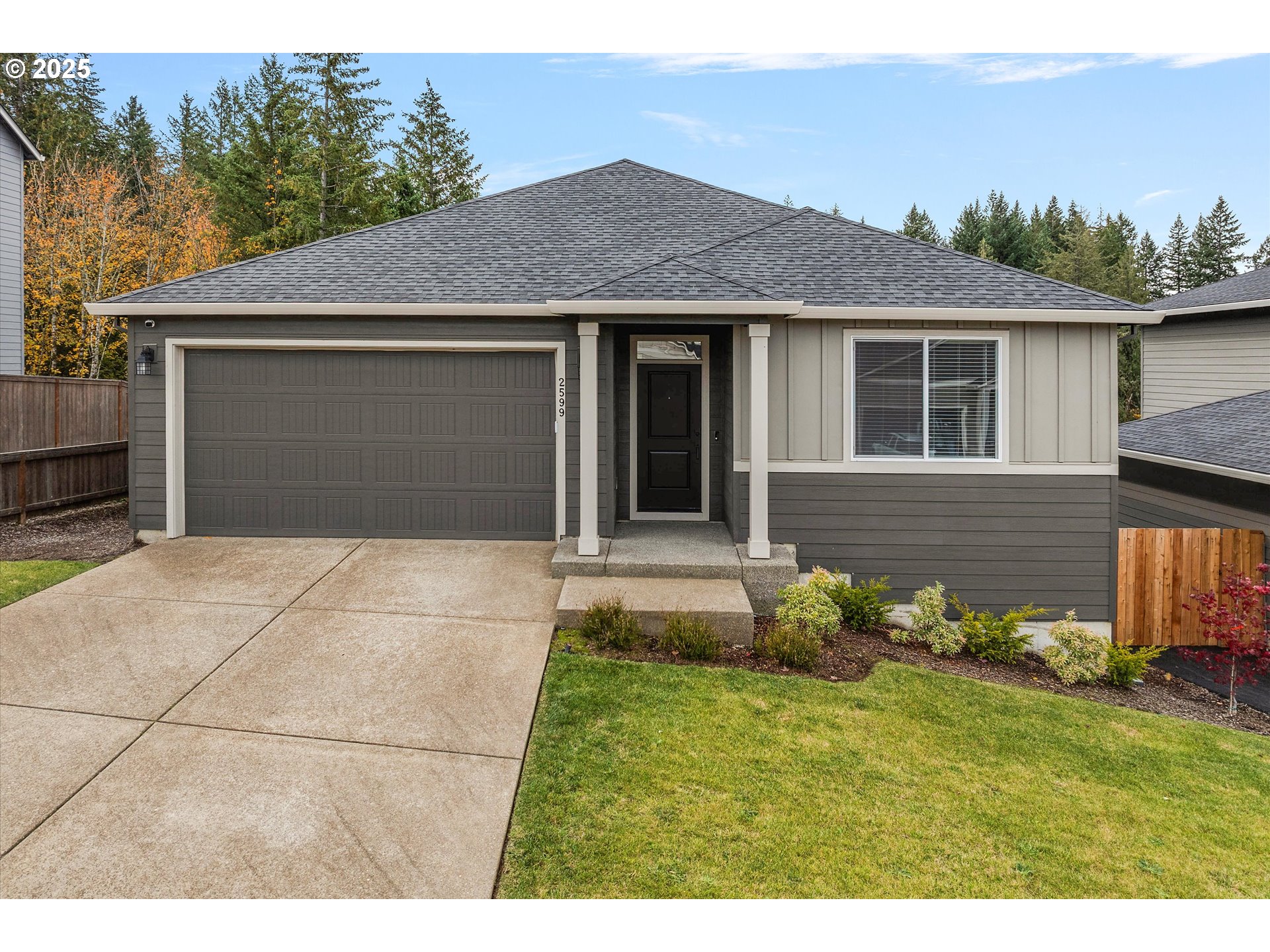 2599 NE Currin Creek Dr — photo