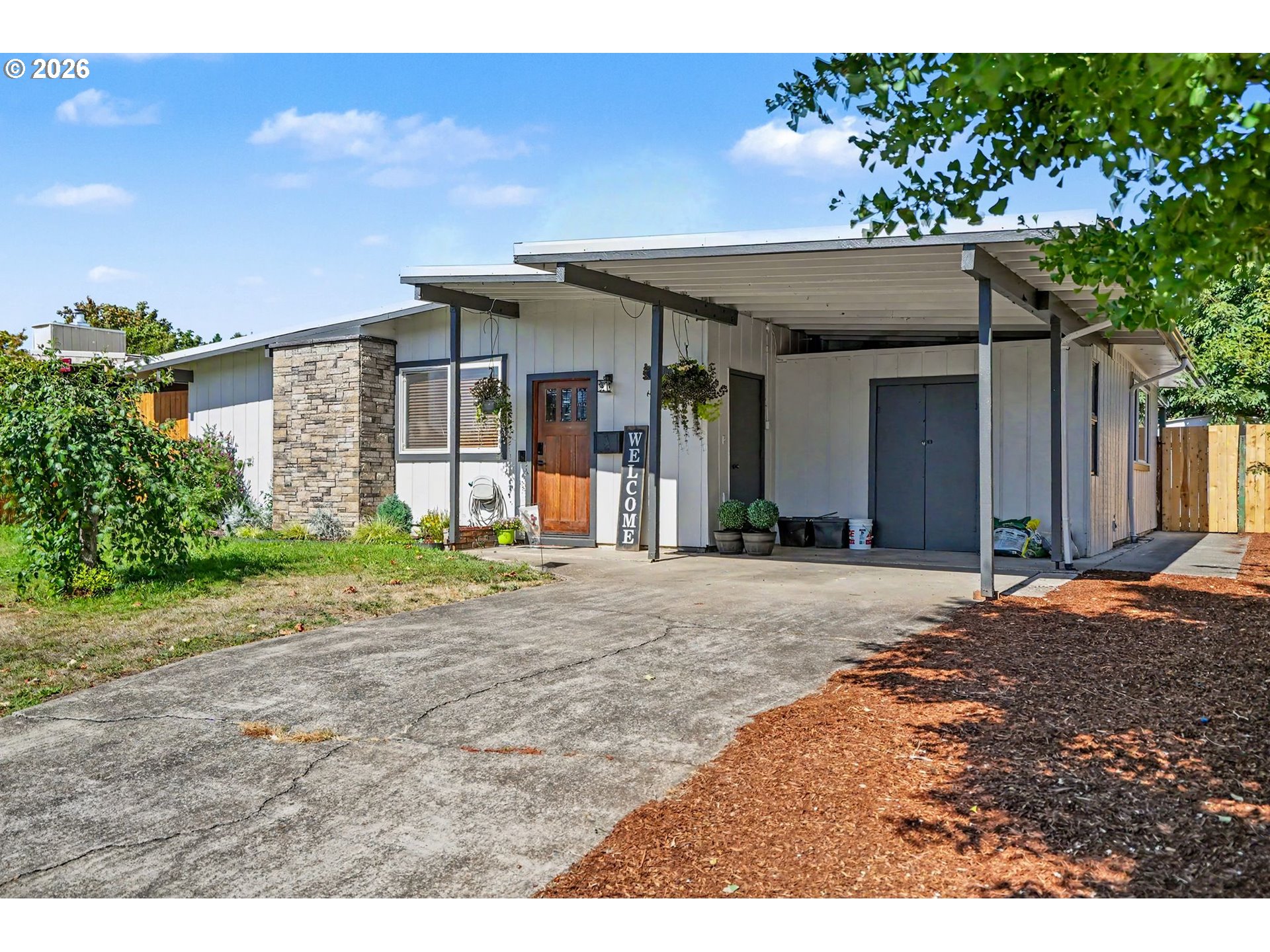1227 SW Oregon Ave — photo