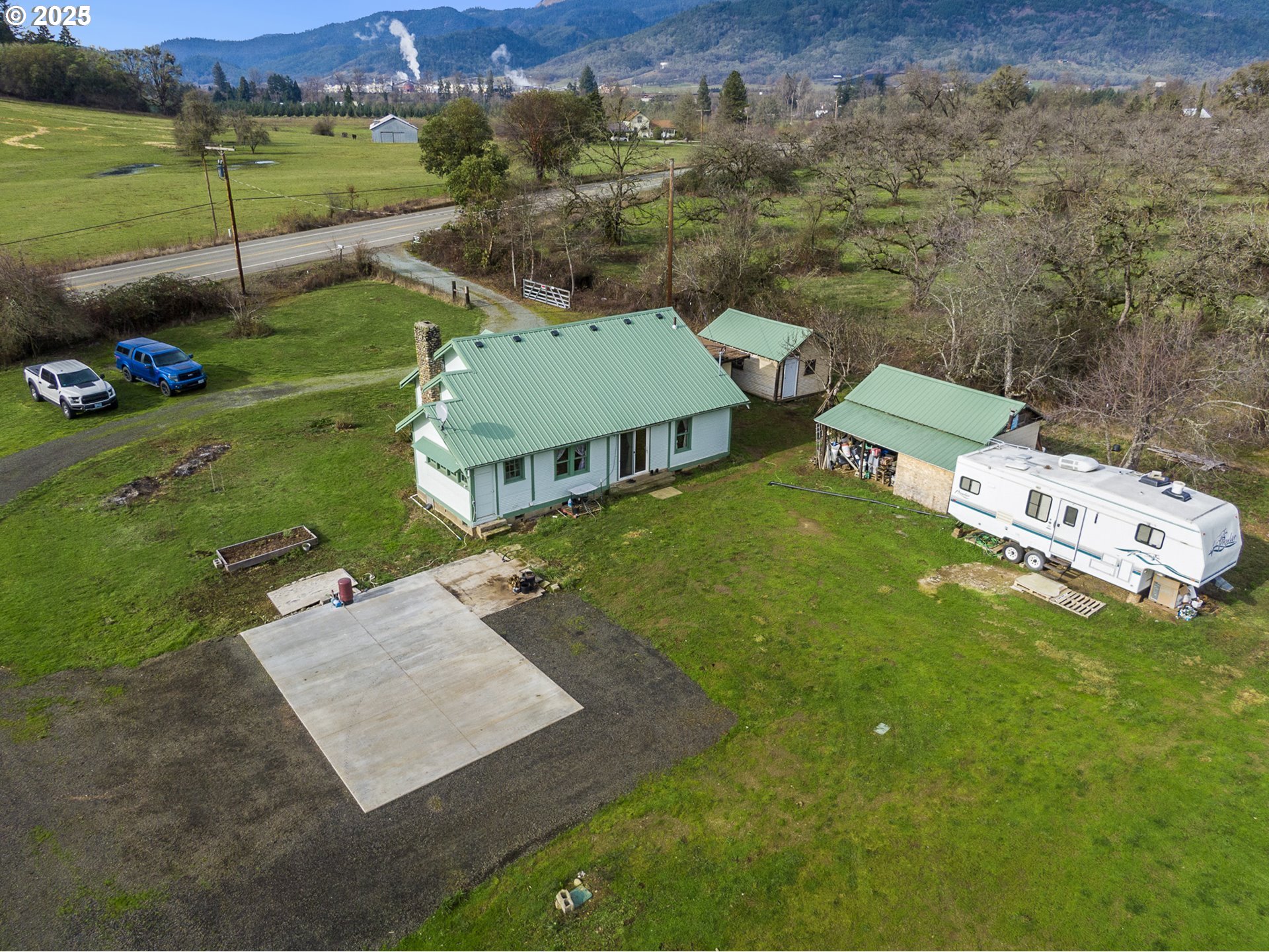 4359 Canyonville Riddle Rd, Riddle, OR 97469 — photo 3