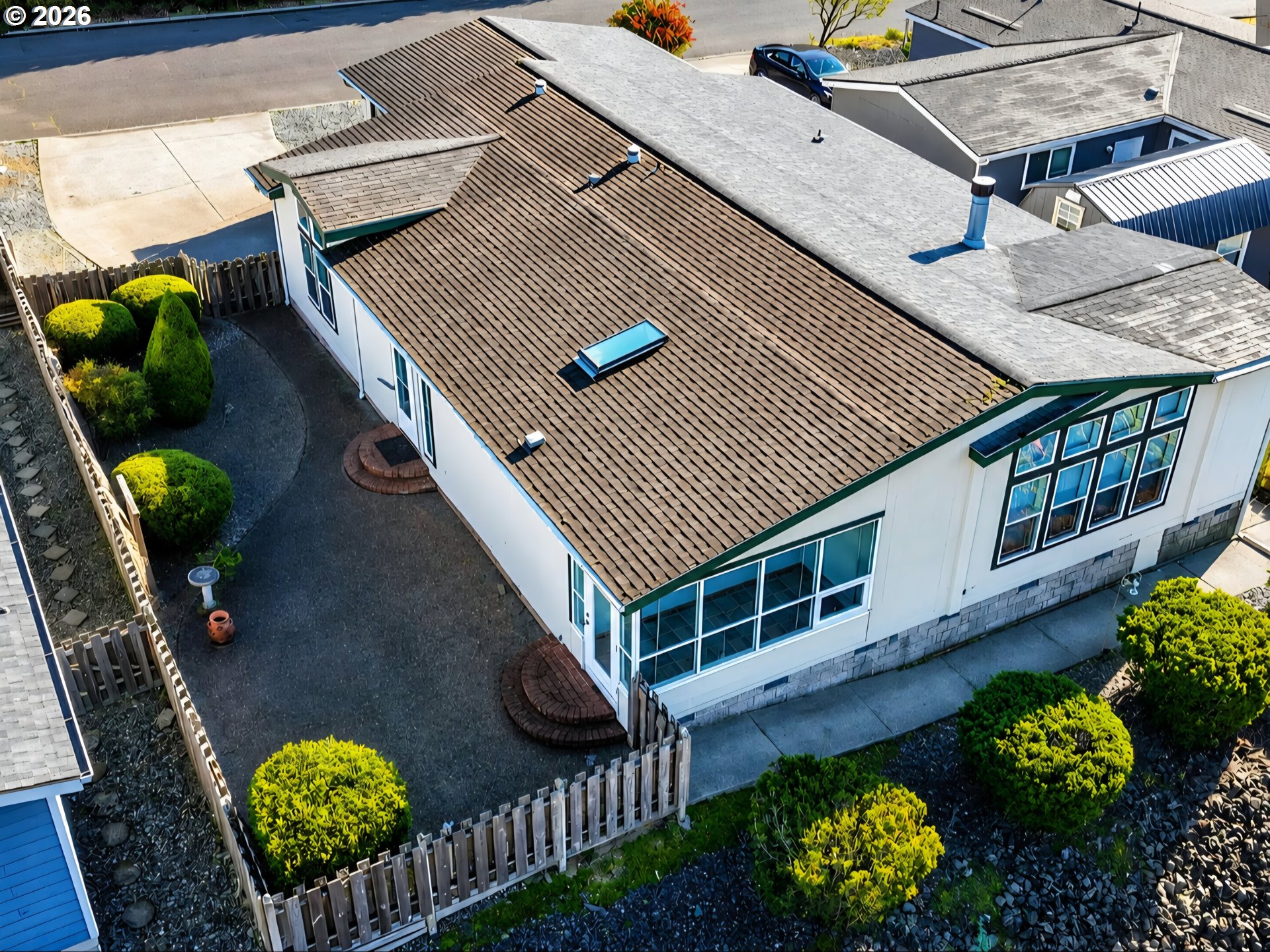 752 Denise Pl — photo