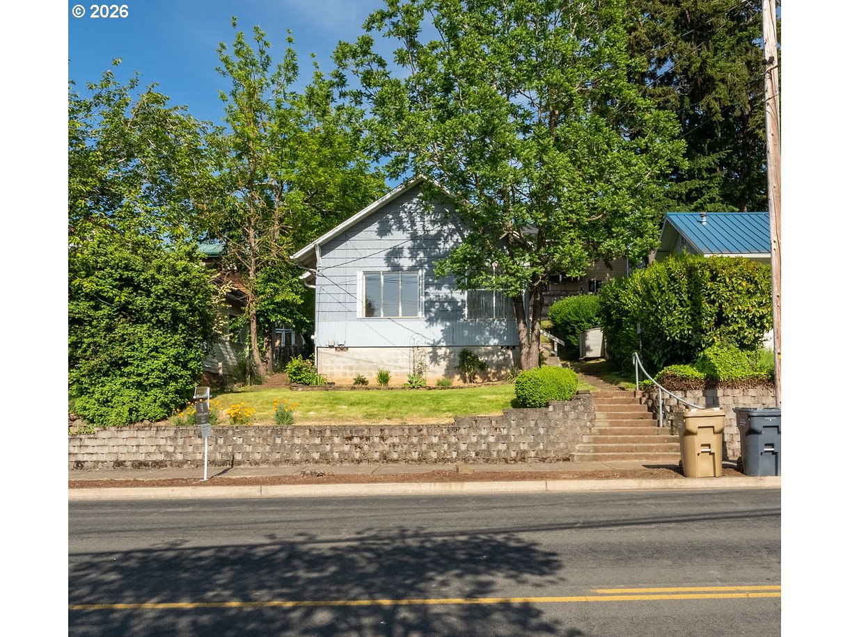 724 N Main St — photo