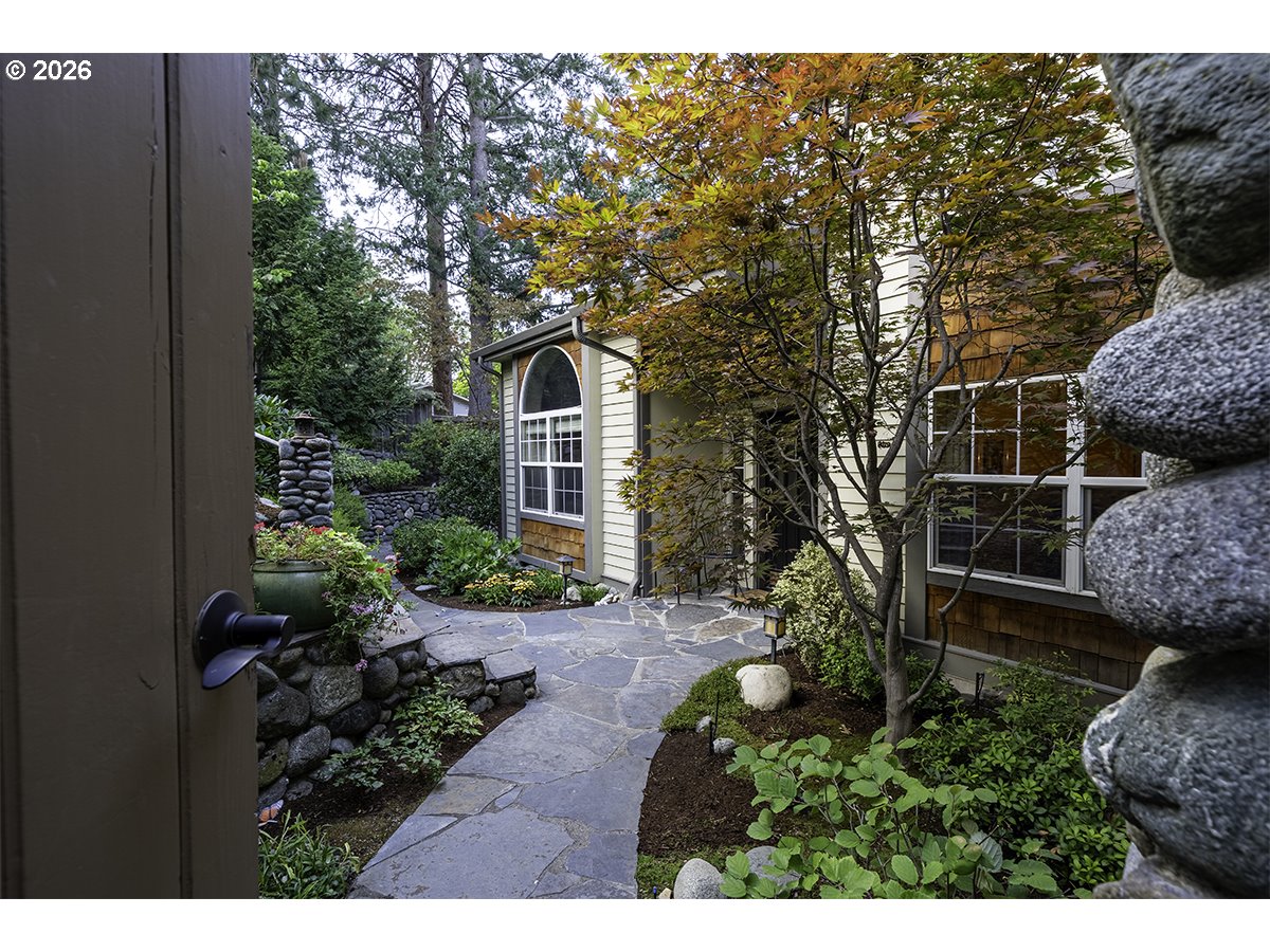 1071 Wildwood Way — photo