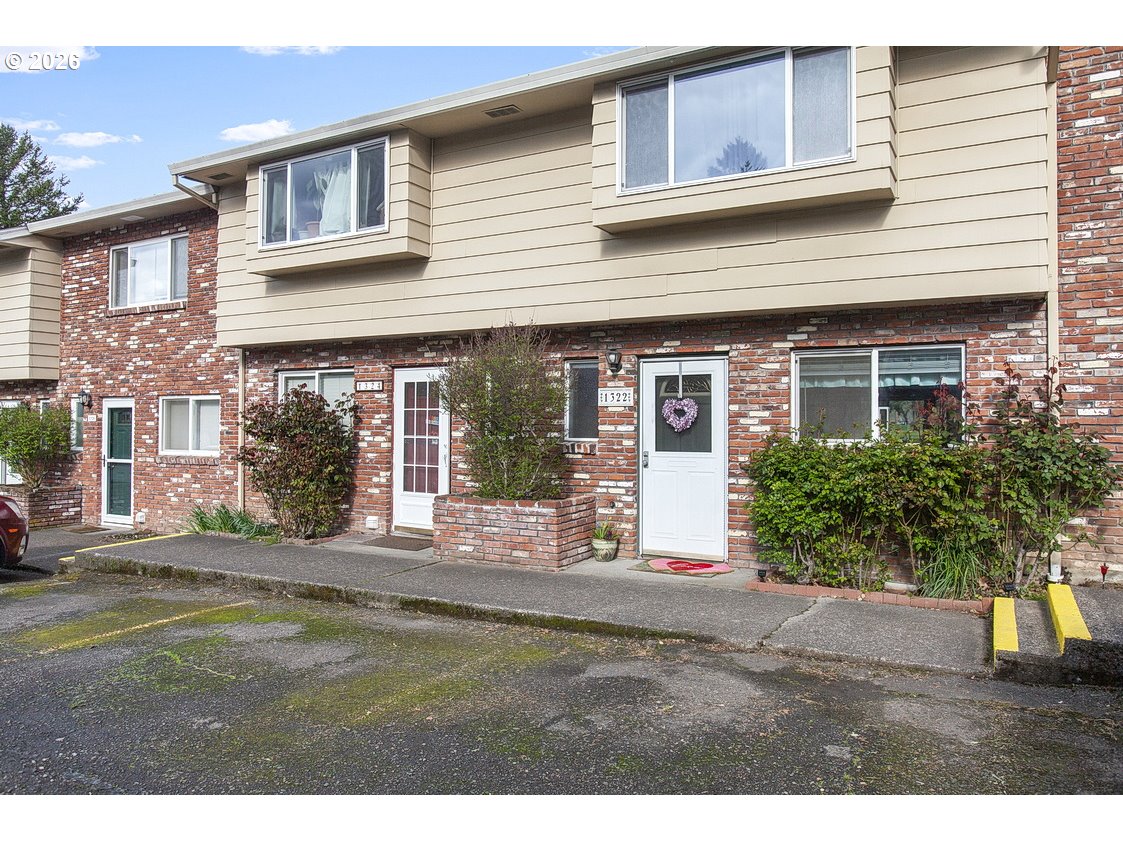 1322 NE Hogan Dr, Gresham, OR 97030 — photo 2