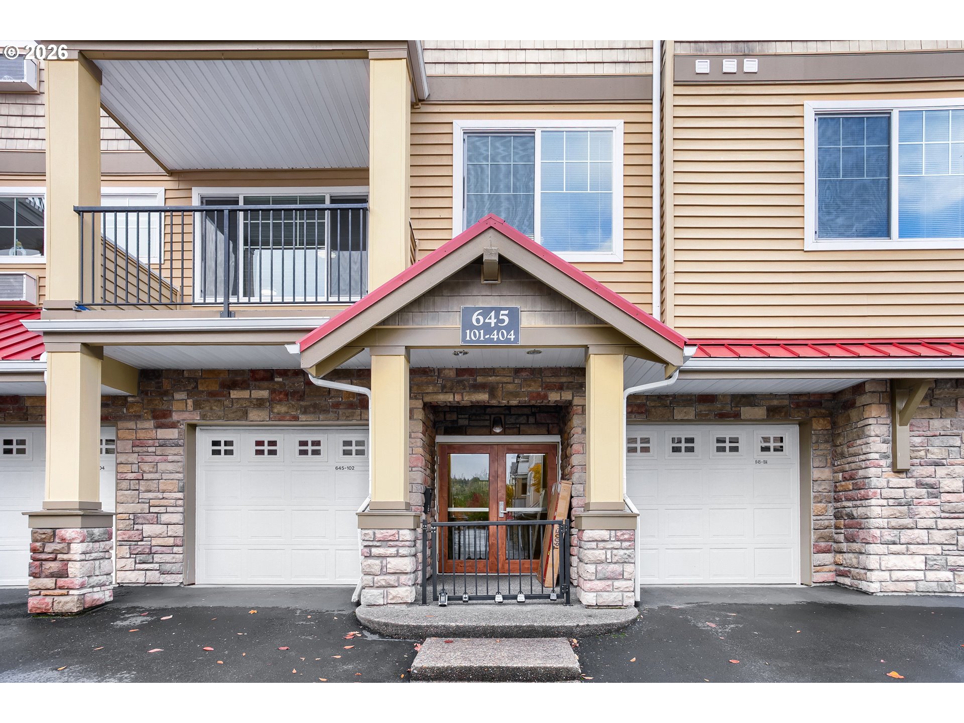 645 NW Falling Waters Ln Unit 303 — photo