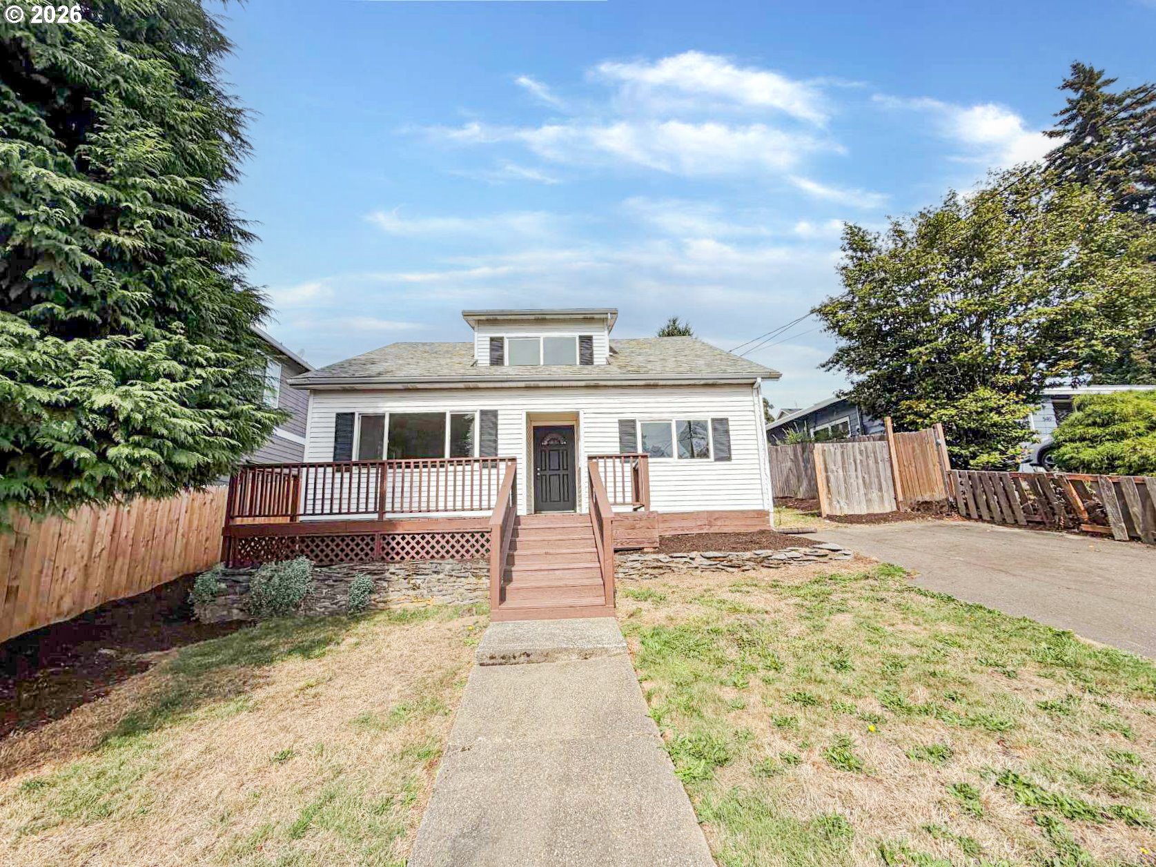 520 E Fairfield St — photo
