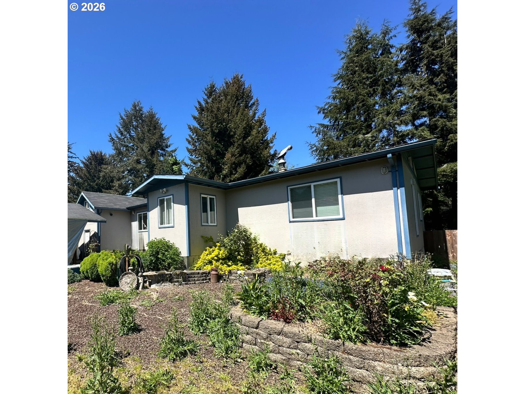 725 N River Bend Rd — photo