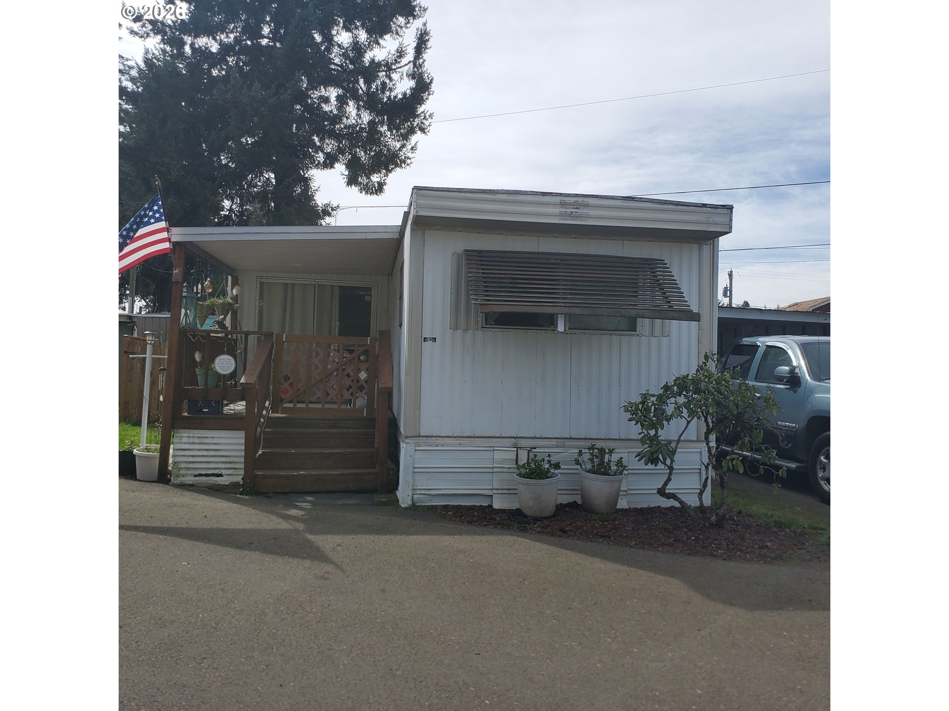 3950 Coburg Rd 3 — photo