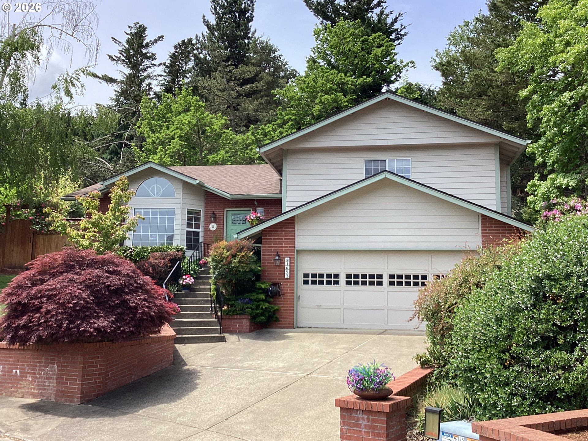 169 NW Brent Ct — photo