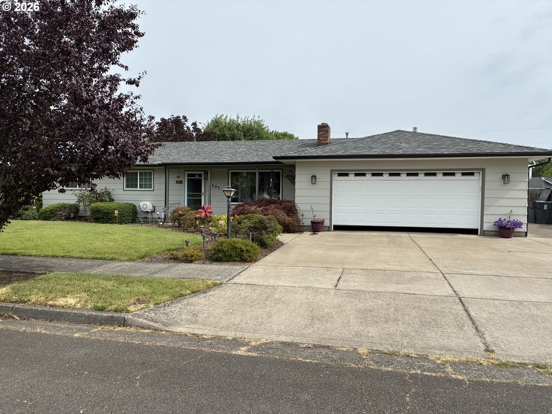 845 W Rose St — photo