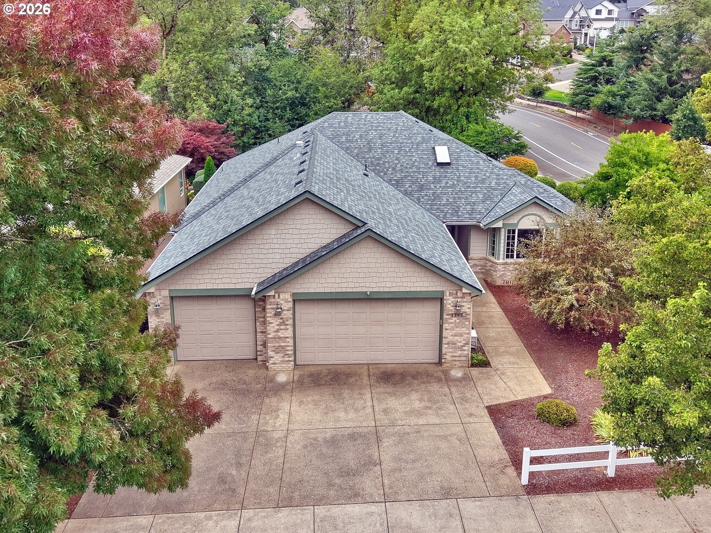 1395 NW West Meadows Dr — photo
